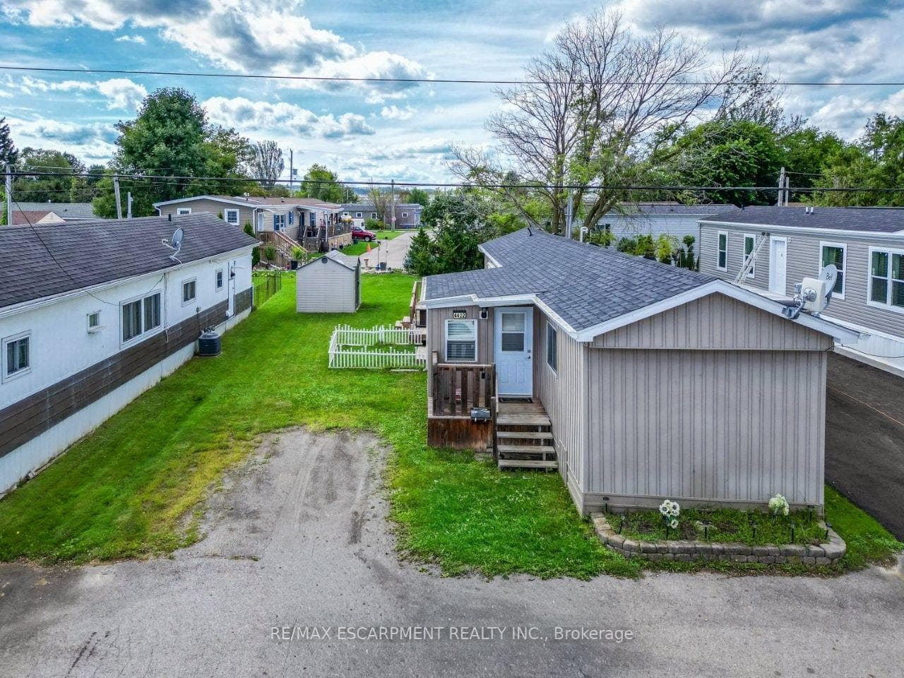 4422 Timothy Lane