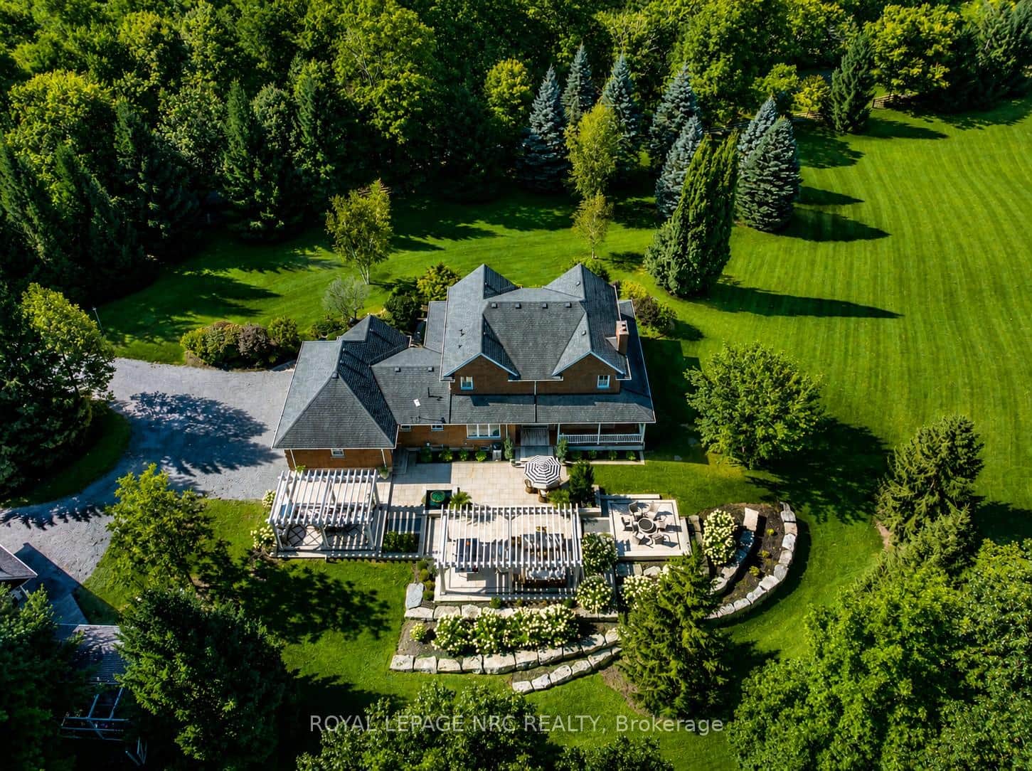 A Setting Beyond Compare!