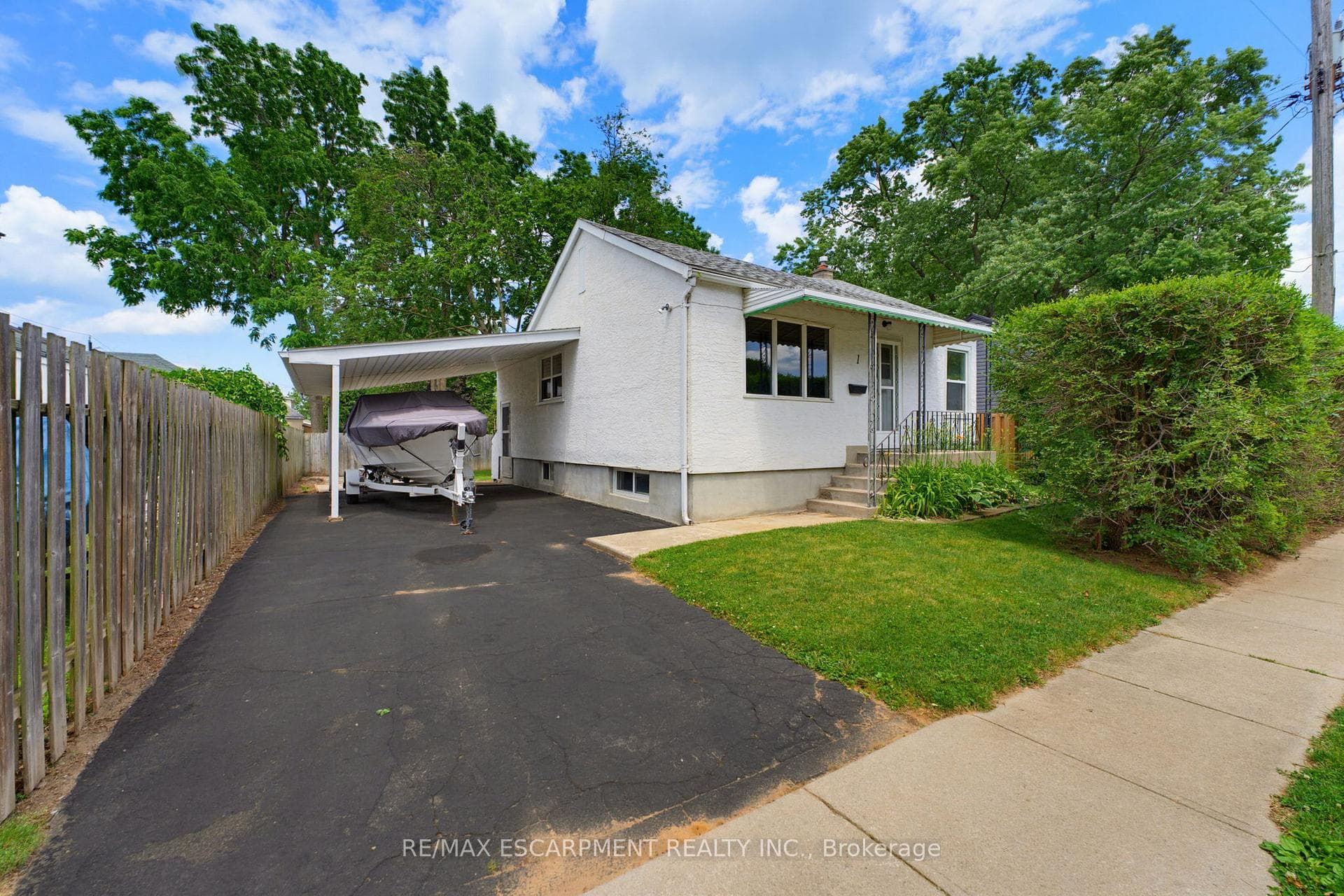 1 Byron Place