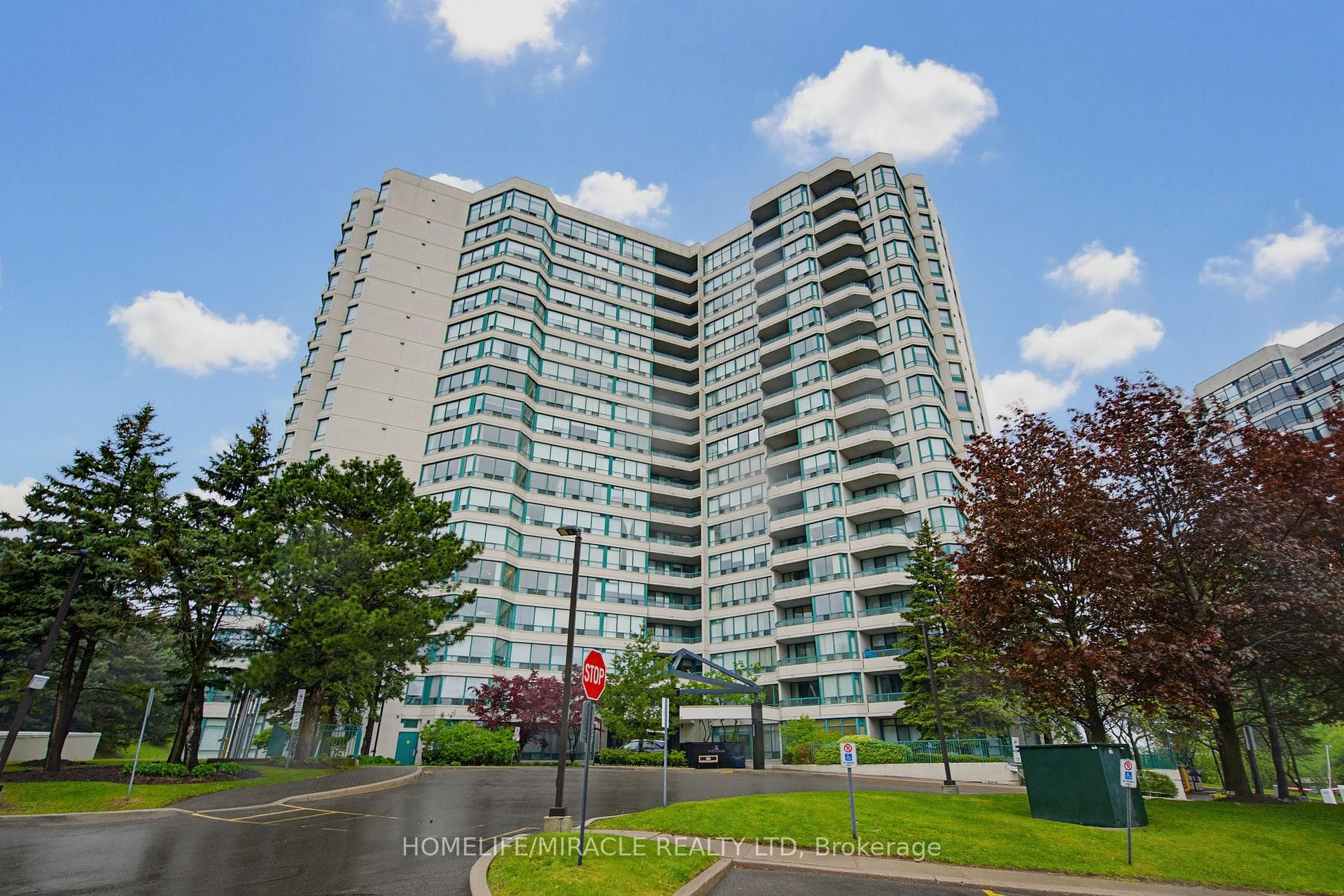 7250 Yonge Street Unit PH211