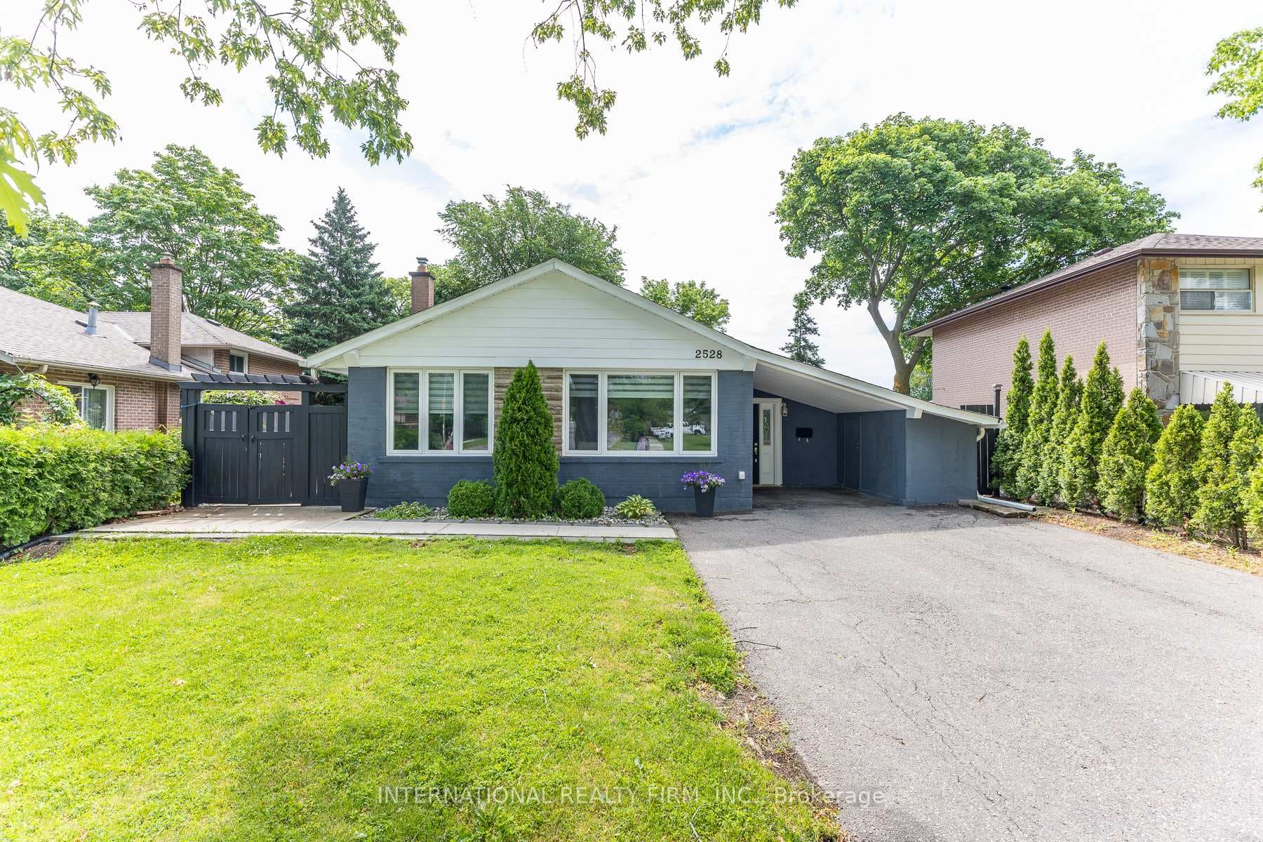 2528 Truscott Drive