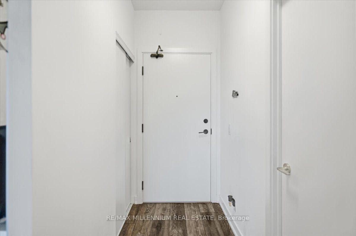 8888 YONGE Street Unit 219