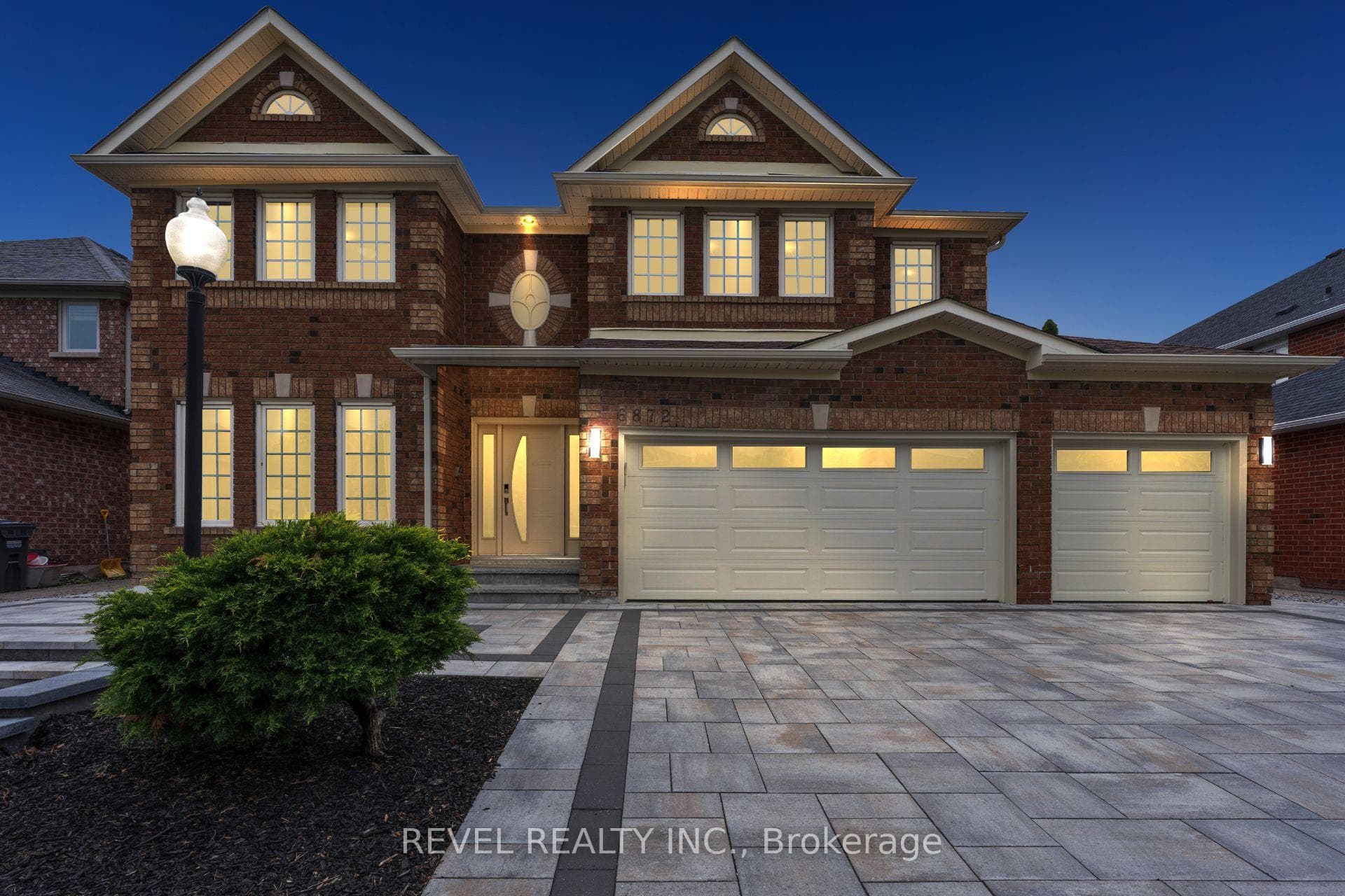 6872 Round Leaf Court