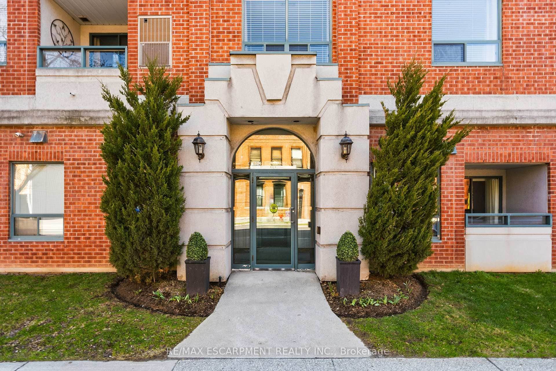 8 Main Street Unit 203