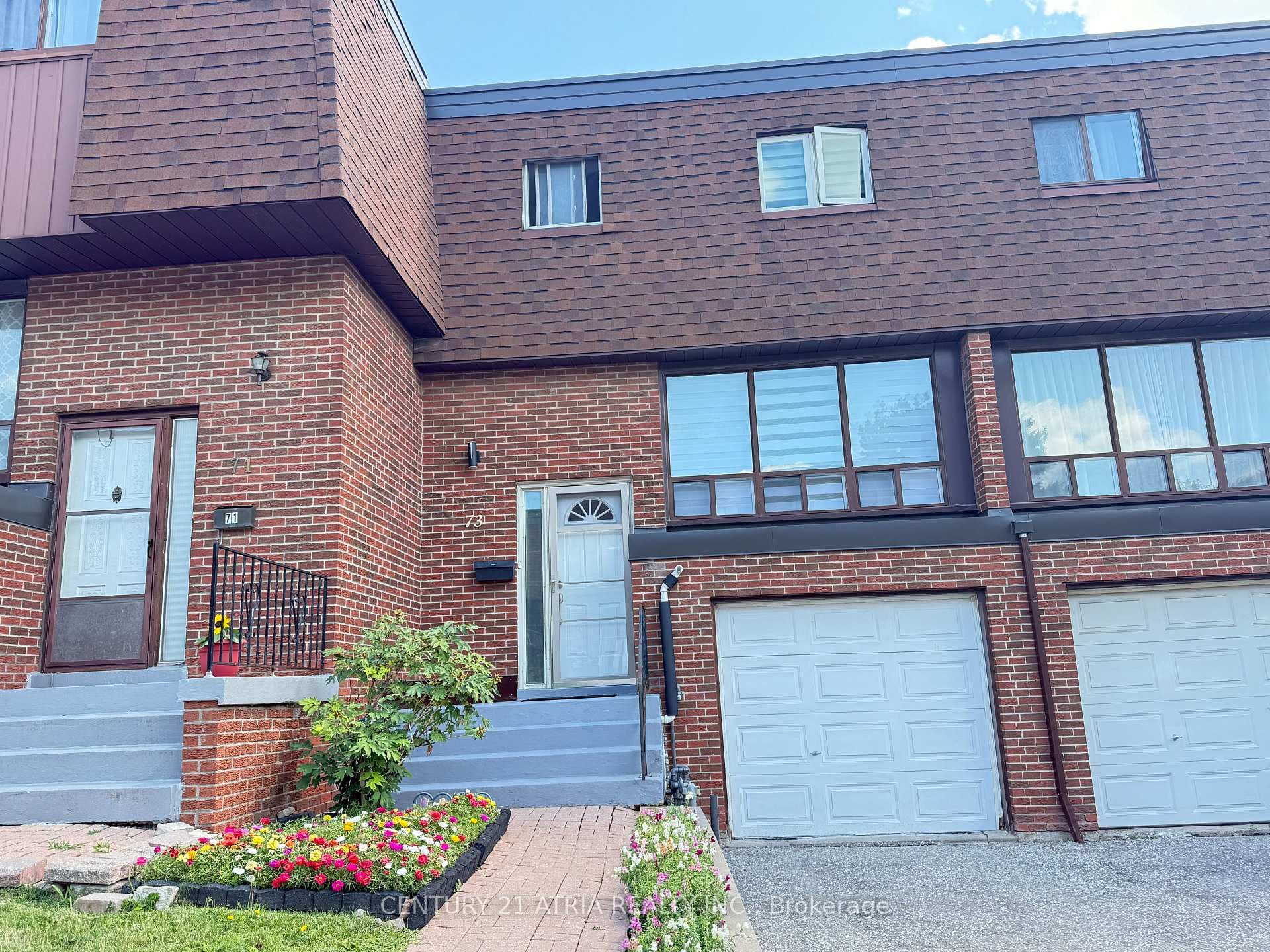 73 Stately Way