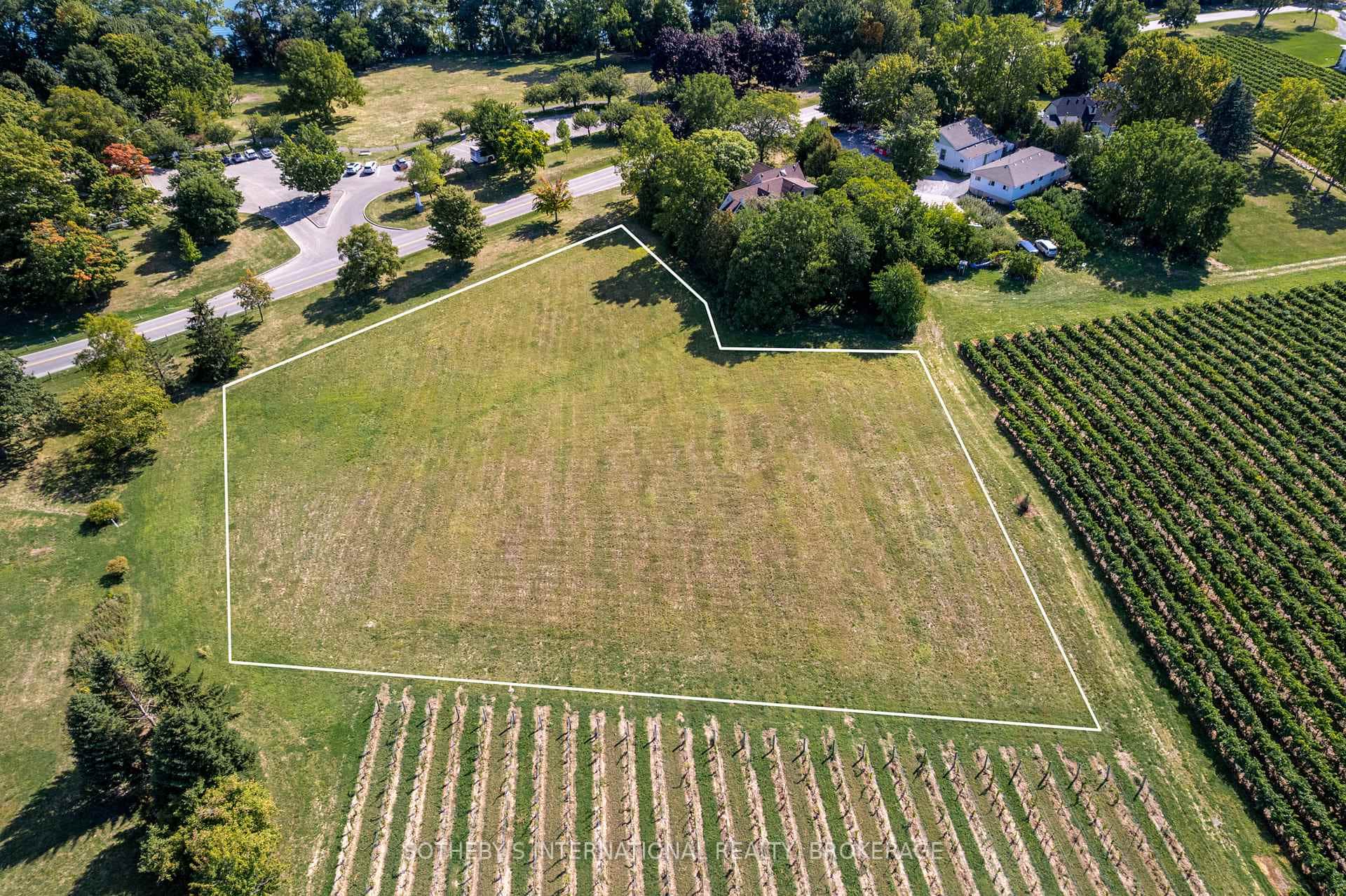 15936 Niagara Parkway