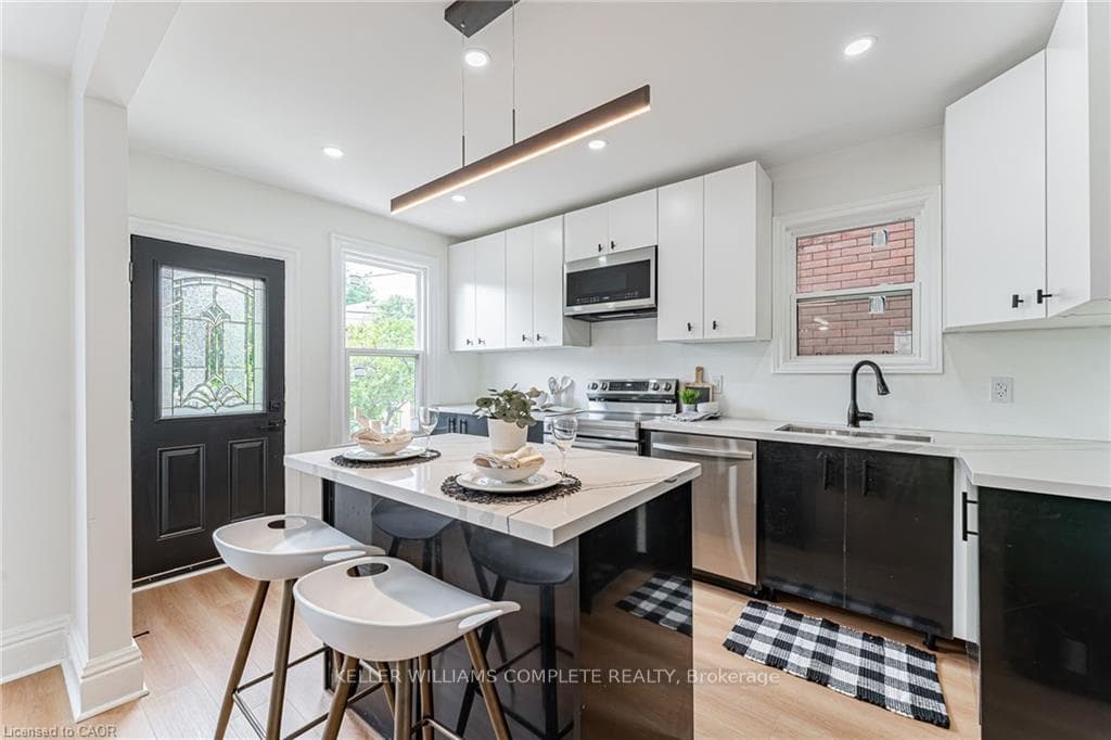 15 Barnesdale Avenue Unit 1