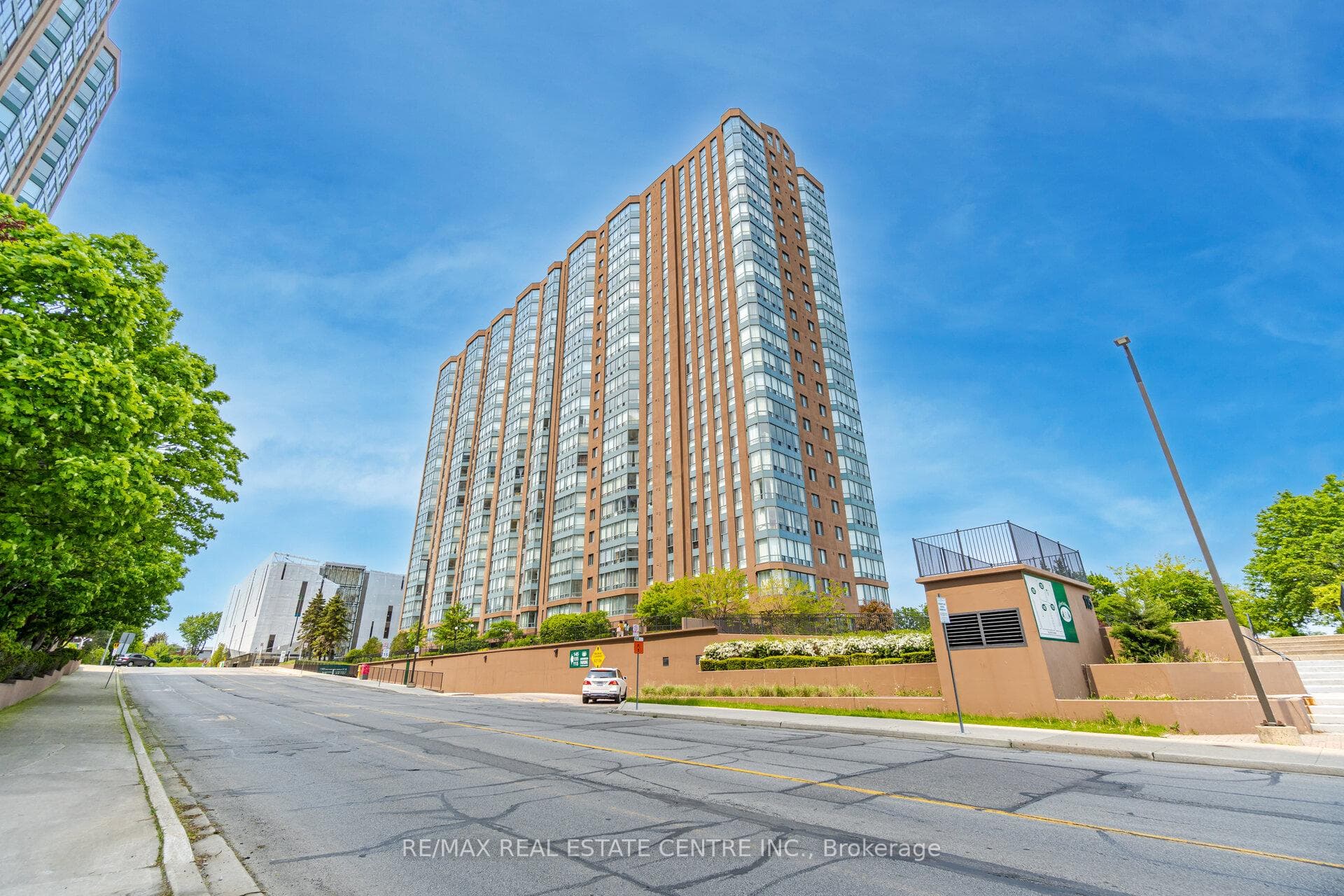 115 Hillcrest Avenue Unit 811