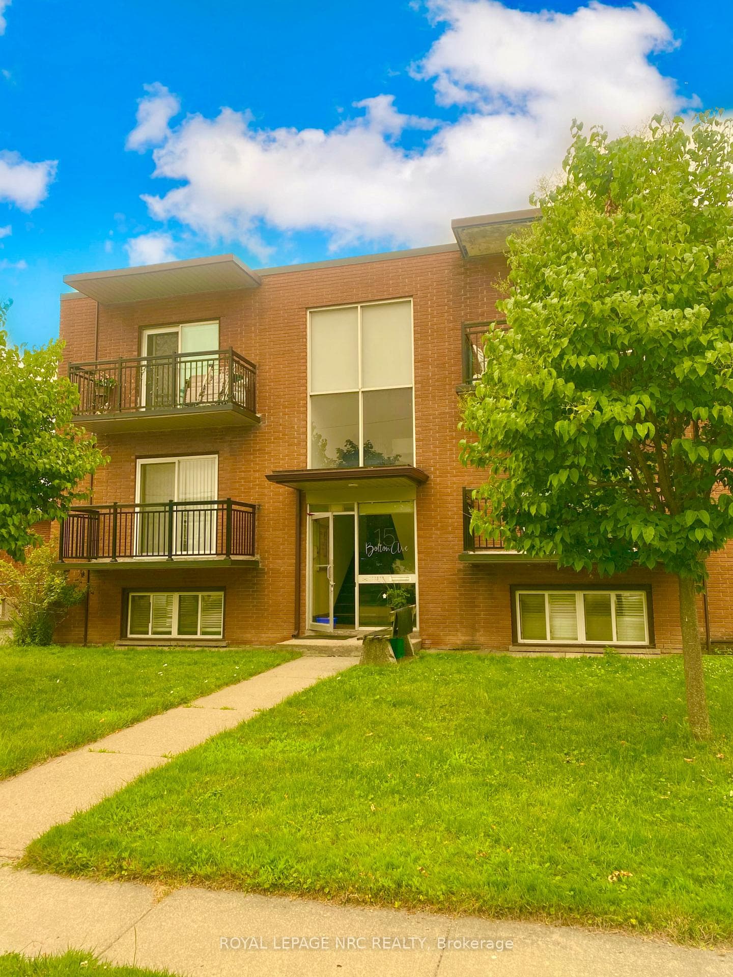 15 Bolton Avenue Unit 3