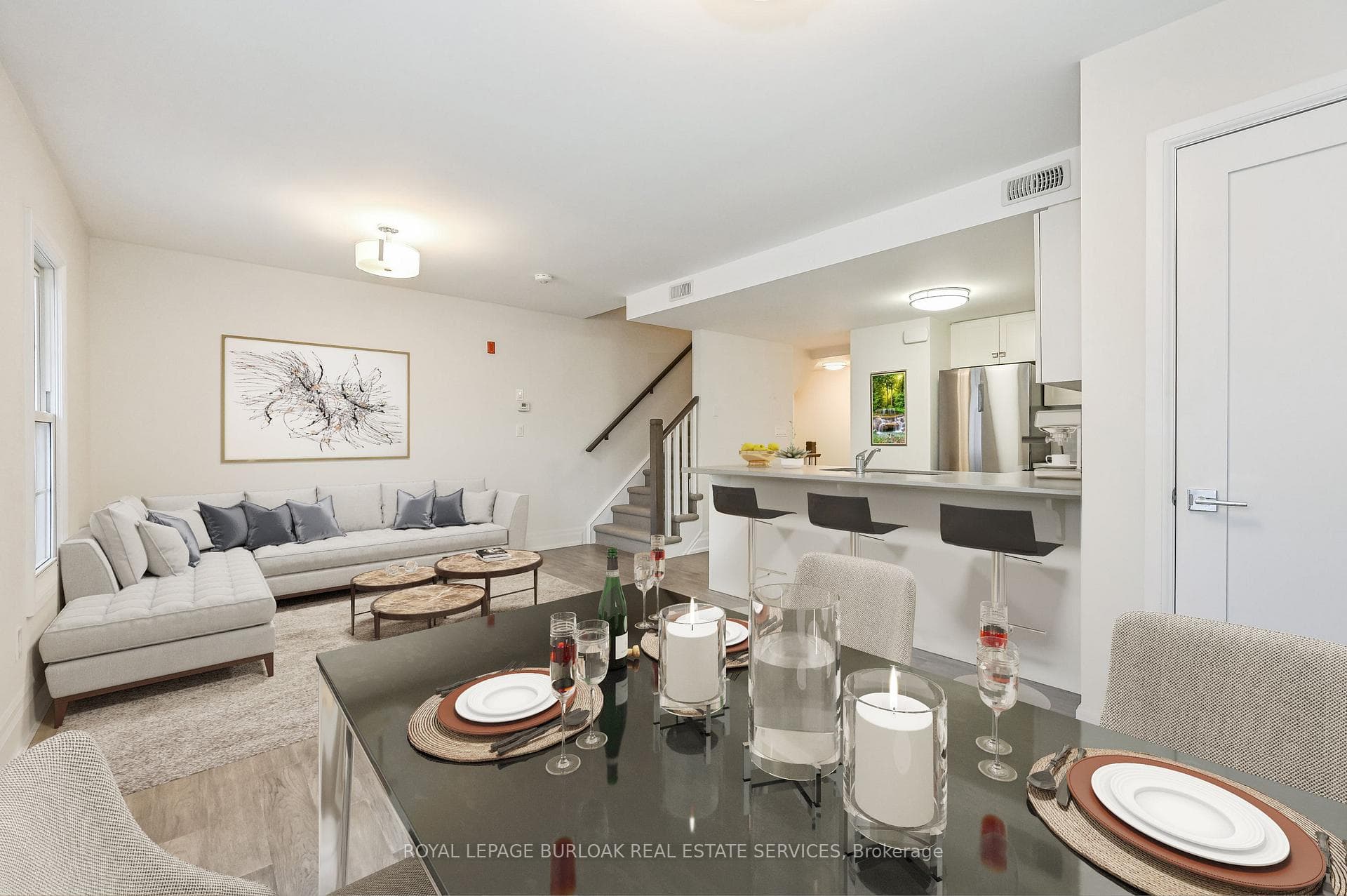 760 Lakeshore Road Unit 207