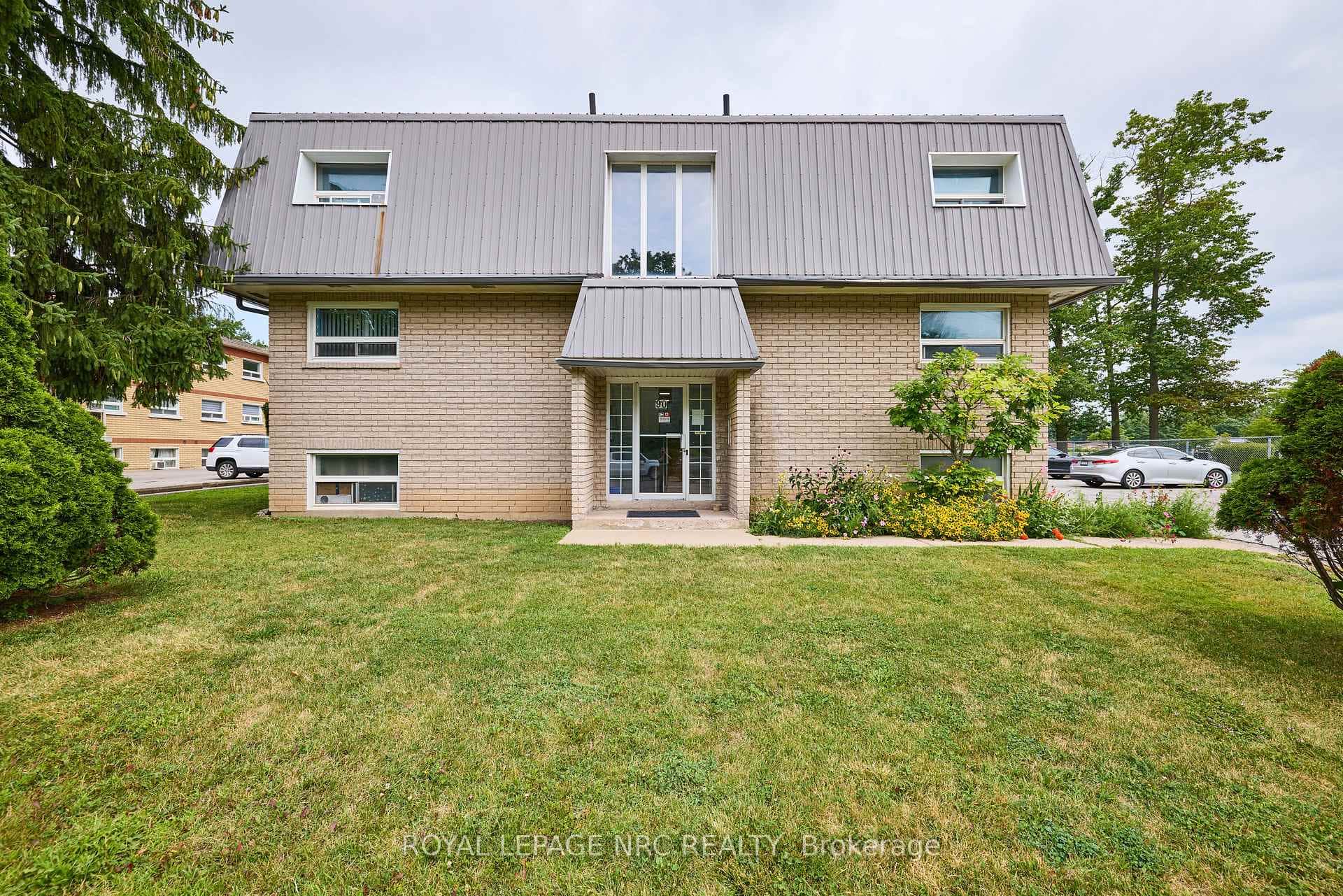 90 Woodlawn Road Unit 15