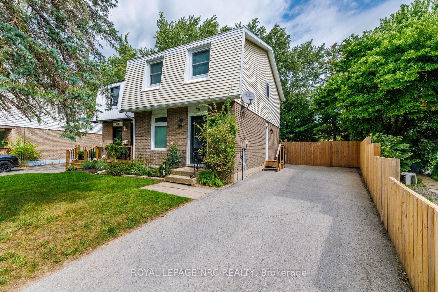 46 GRAYSTONE Crescent