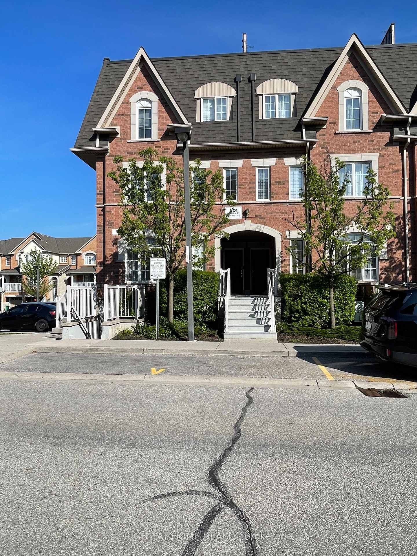 601 Shoreline Drive Unit 122