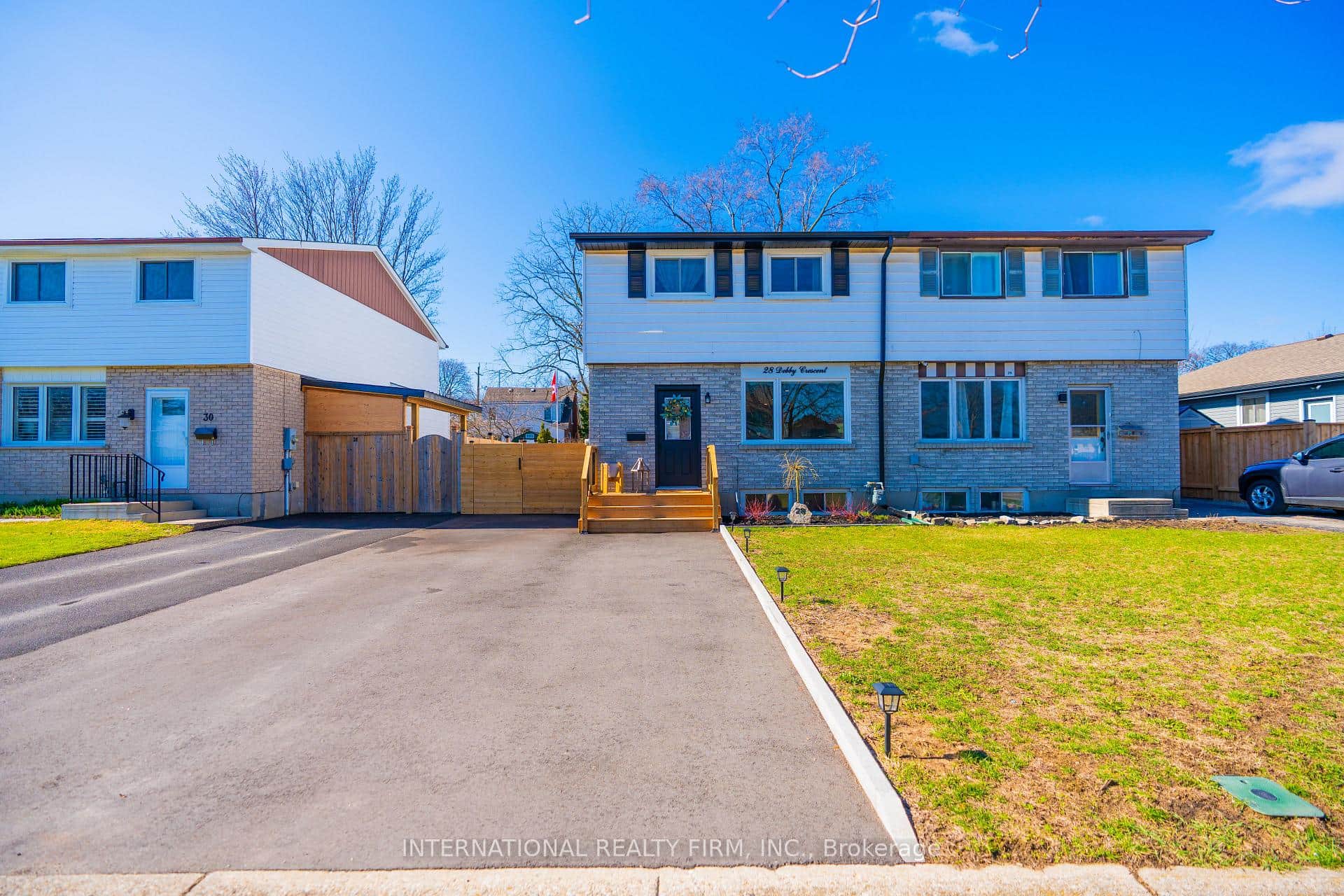 28 Debby Crescent