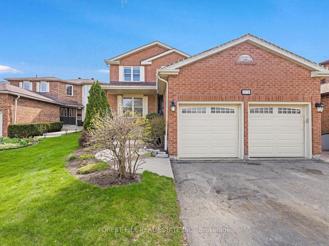 4174 Rossland Crescent