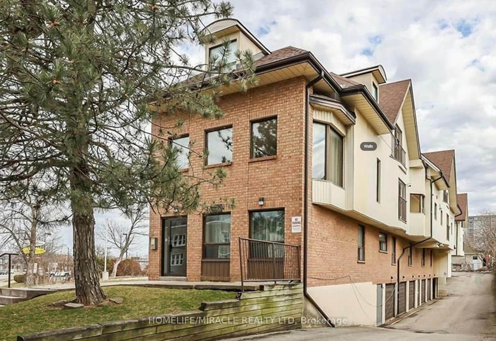 4872 Valley Way Unit 201