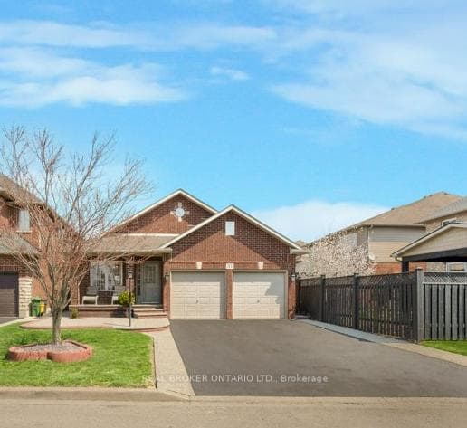 51 Sundance Crescent