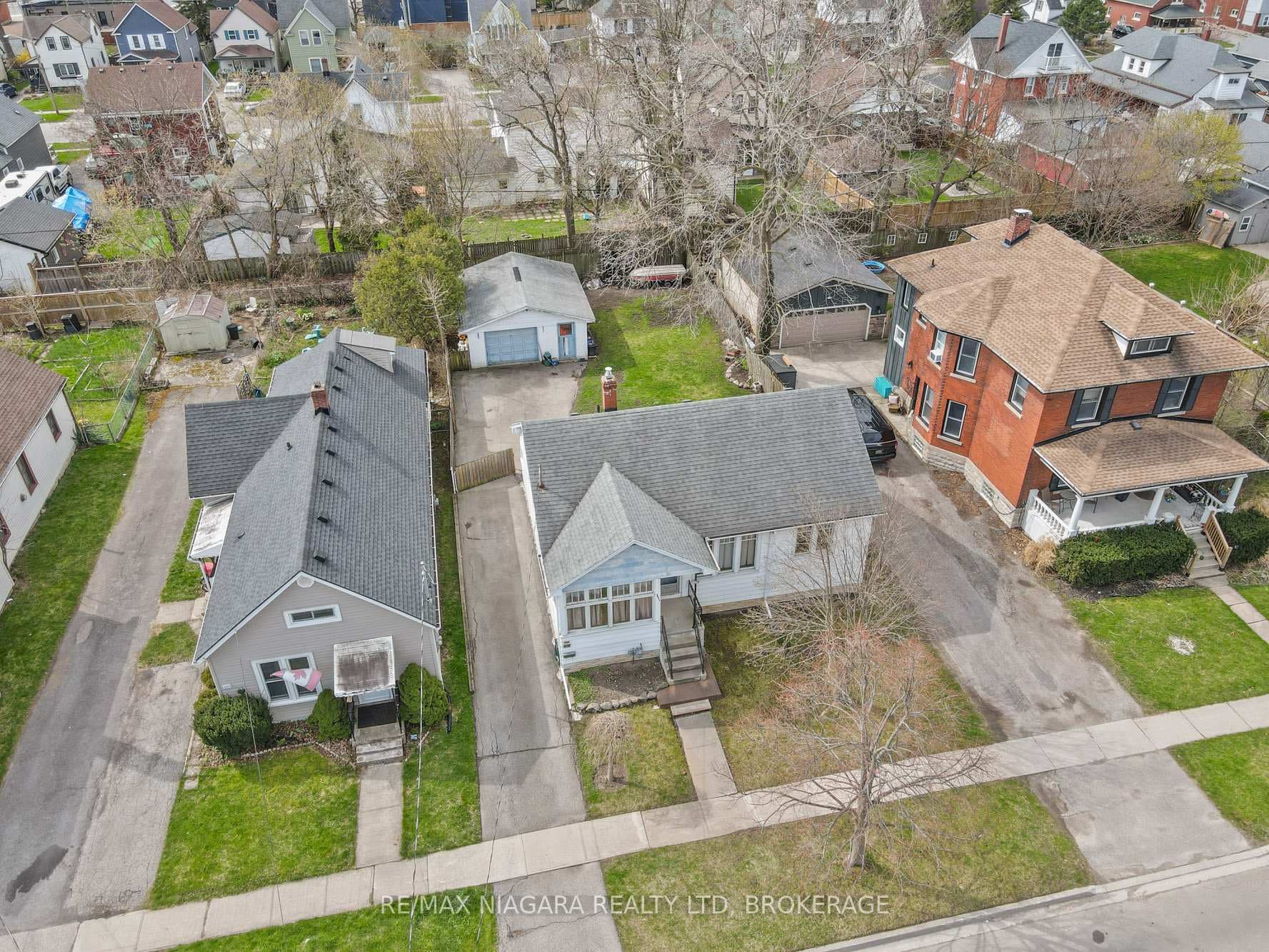 215 Phipps Street