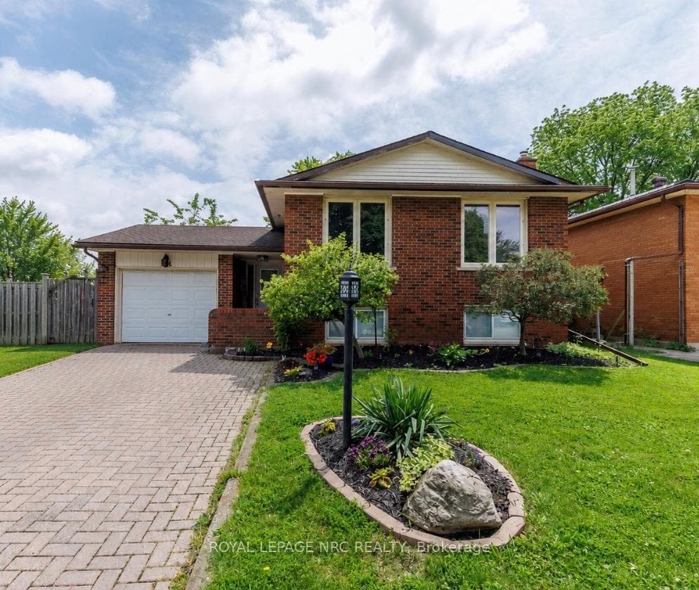 14 BRIDLEWOOD Drive