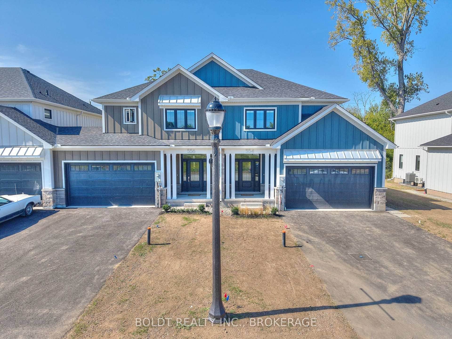 556 Mississauga Avenue