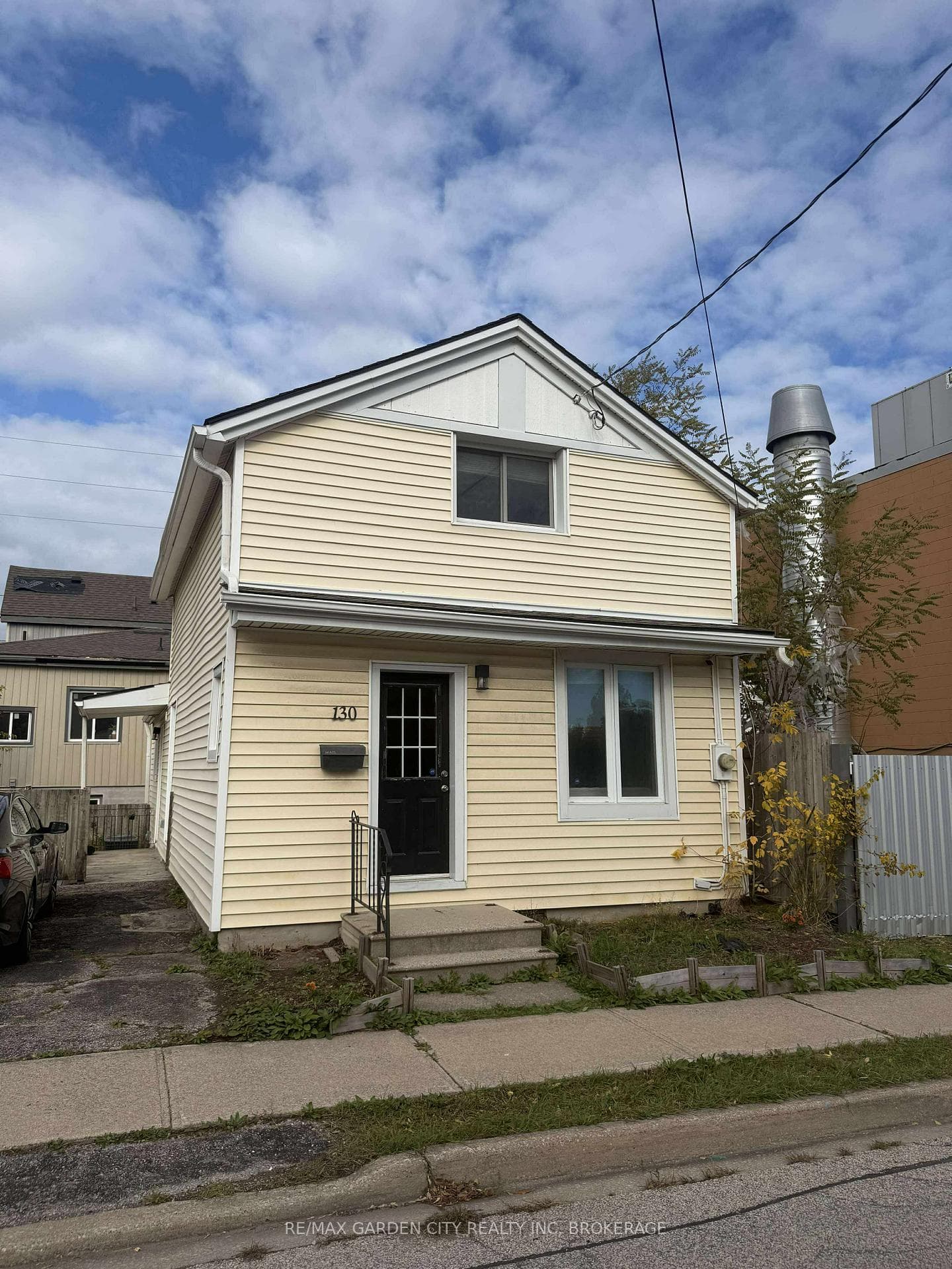 130 St Paul Crescent Unit 1