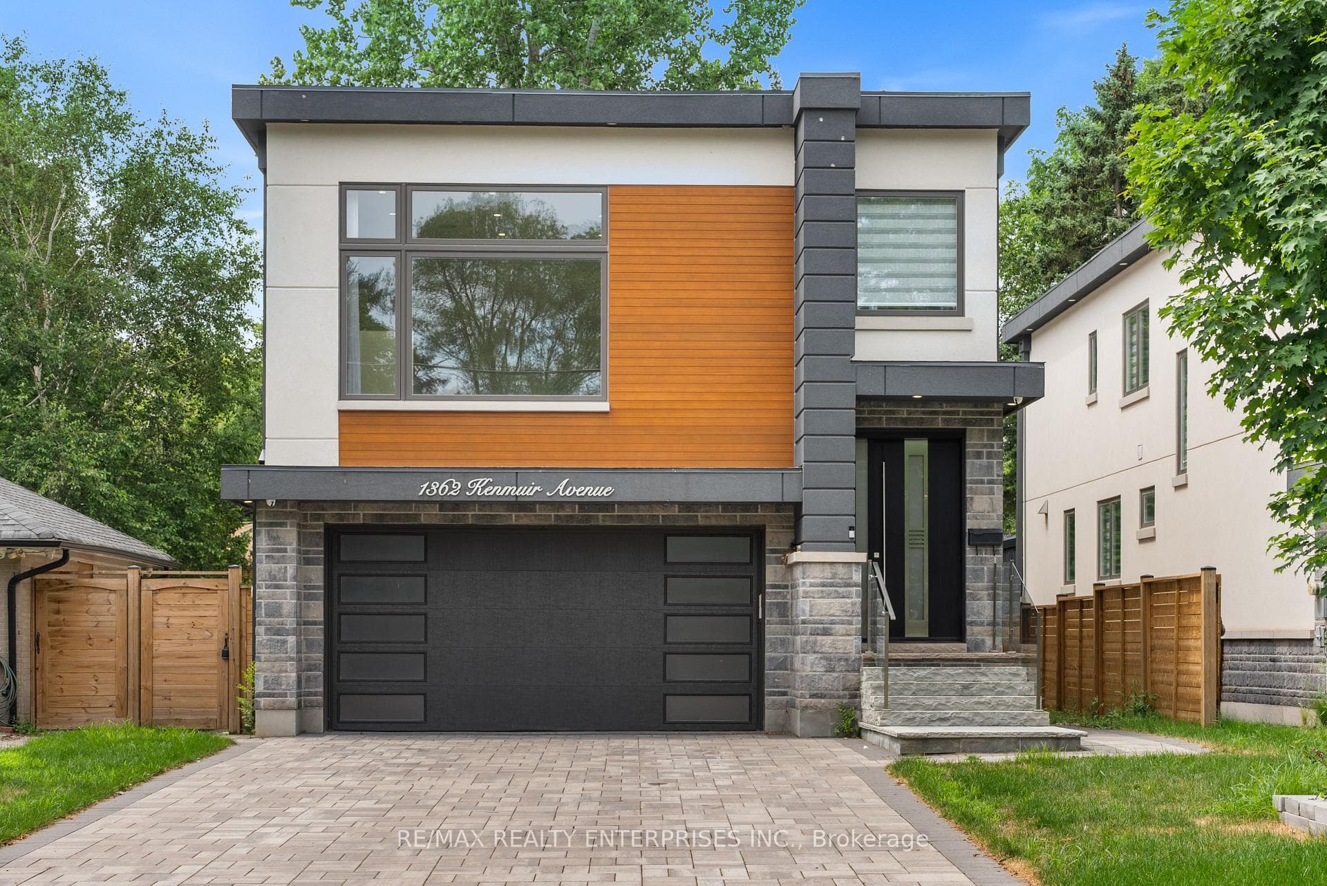 1362 Kenmuir Avenue