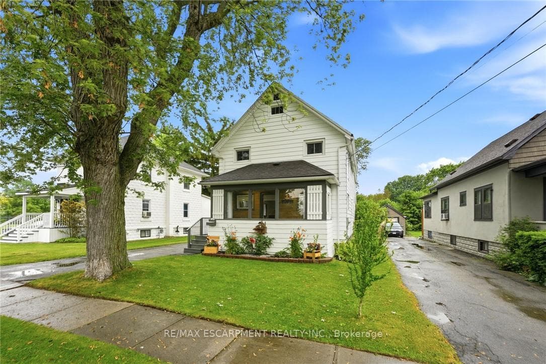 458 Davis Street