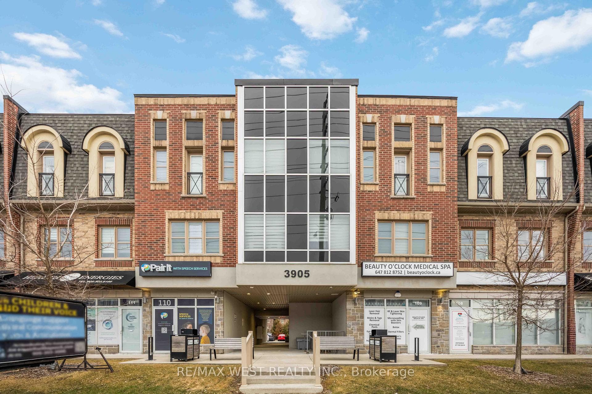 3905 Major MacKenzie Drive Unit 32
