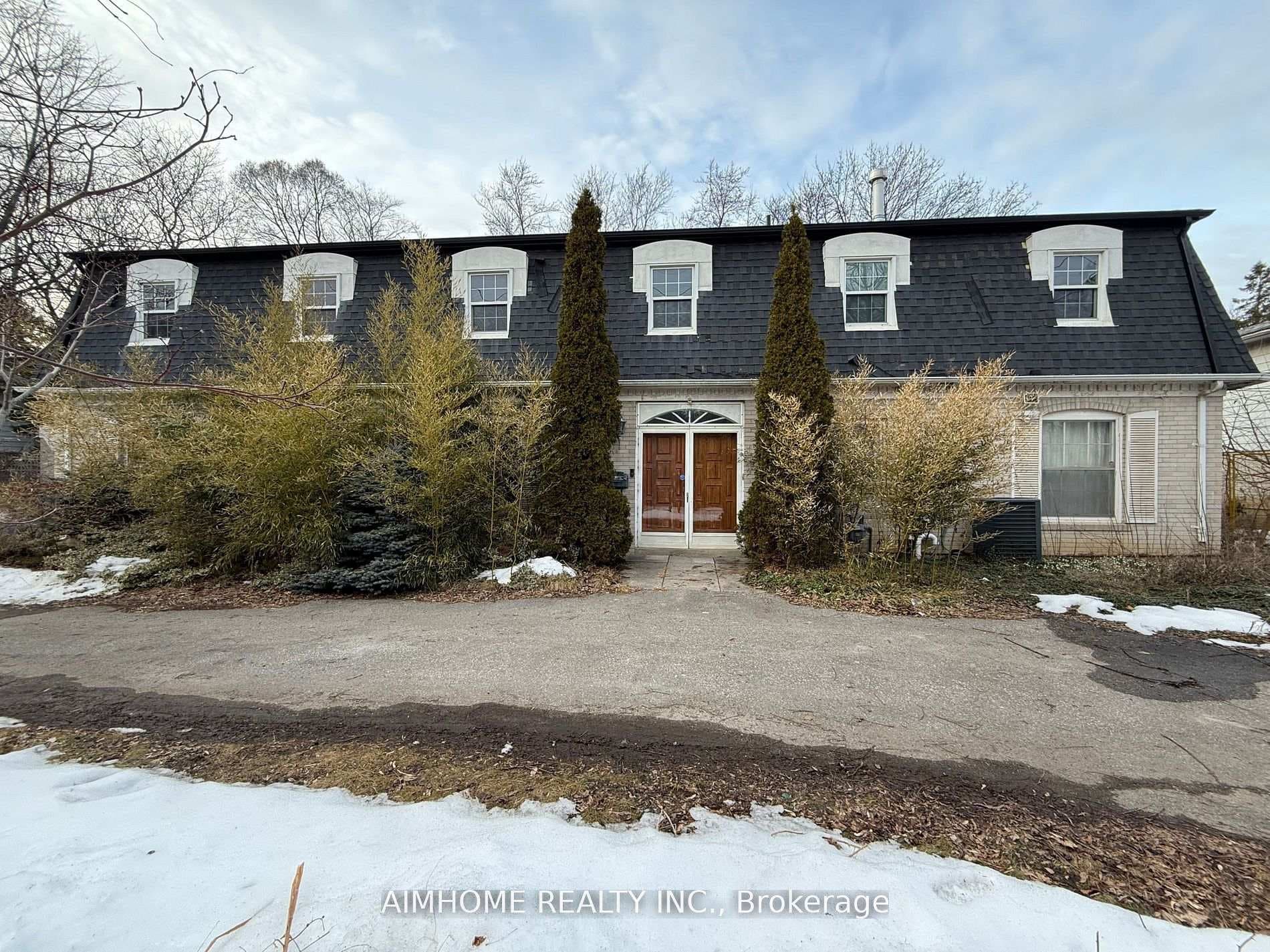 338 Steeles Avenue