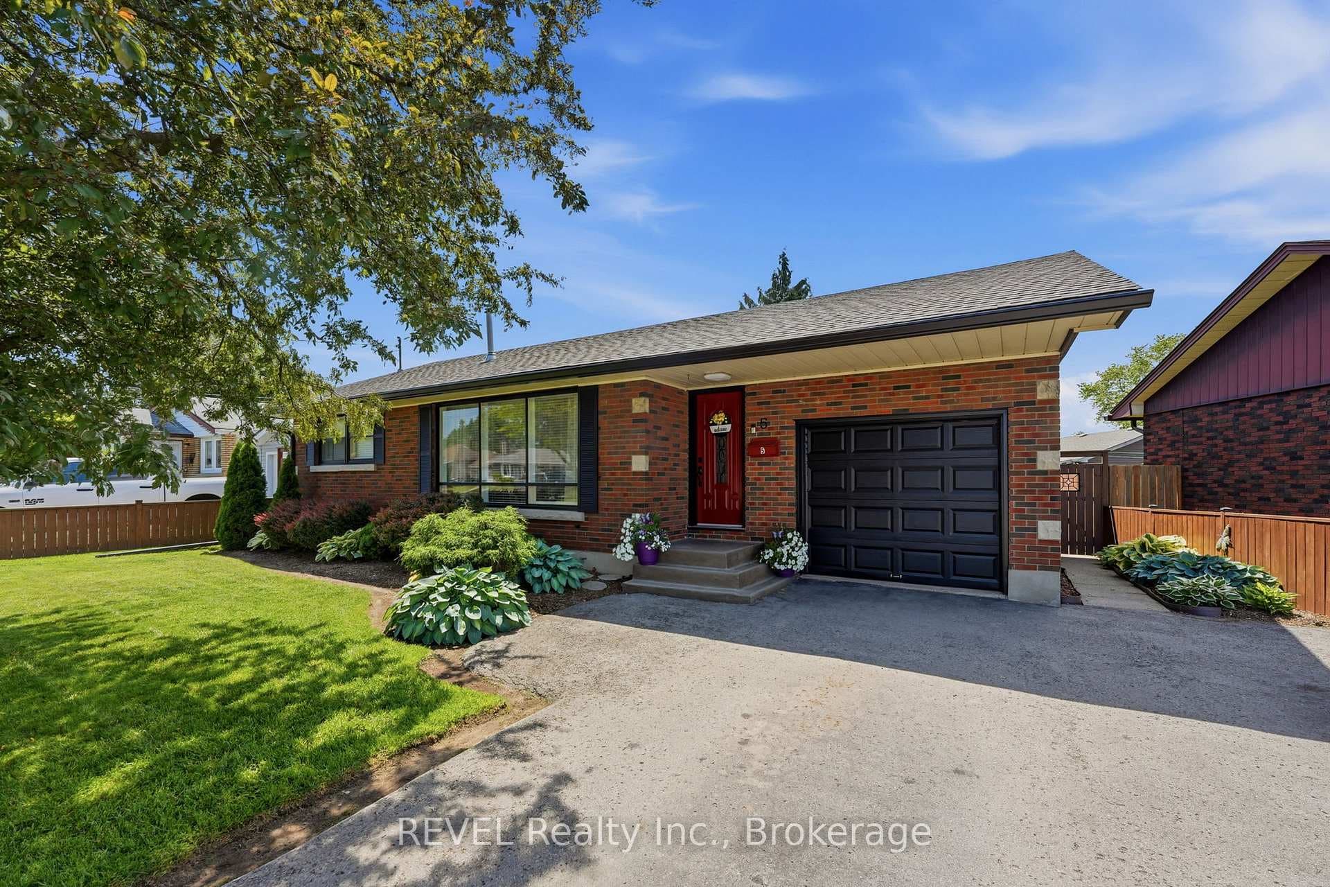 5 Greenhill Drive