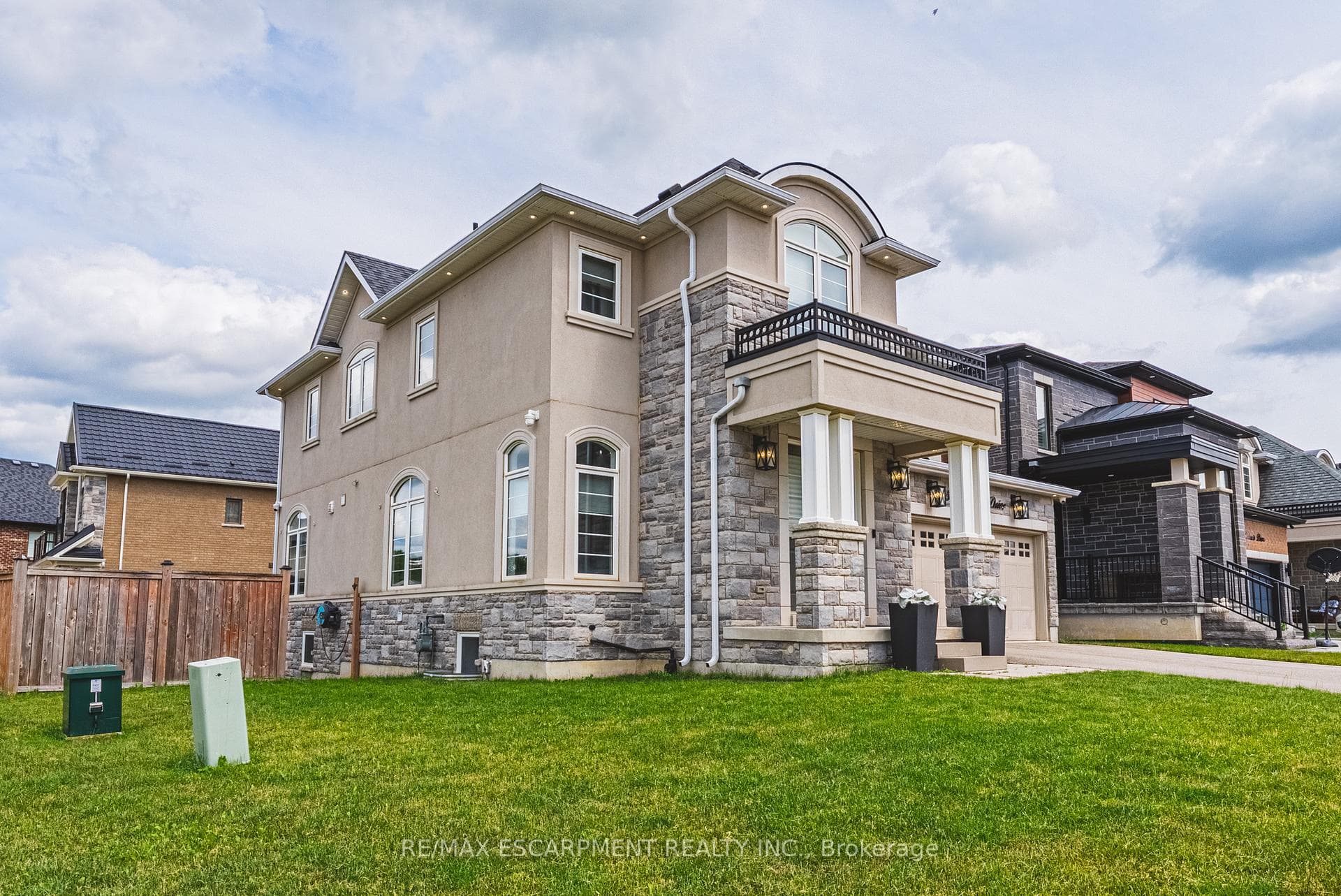 55 Robarts Drive