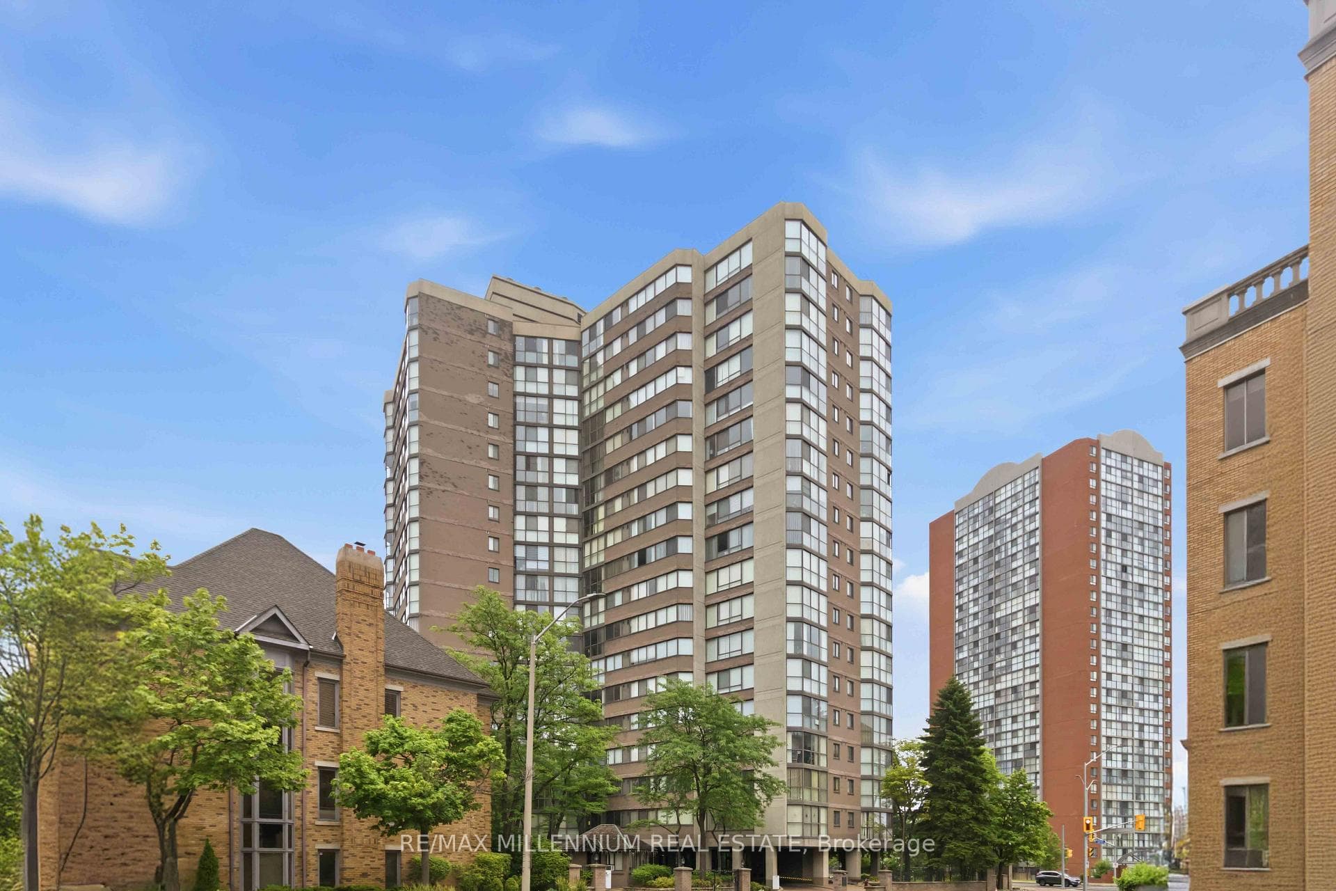 4235 Sherwoodtowne Boulevard Unit PH7