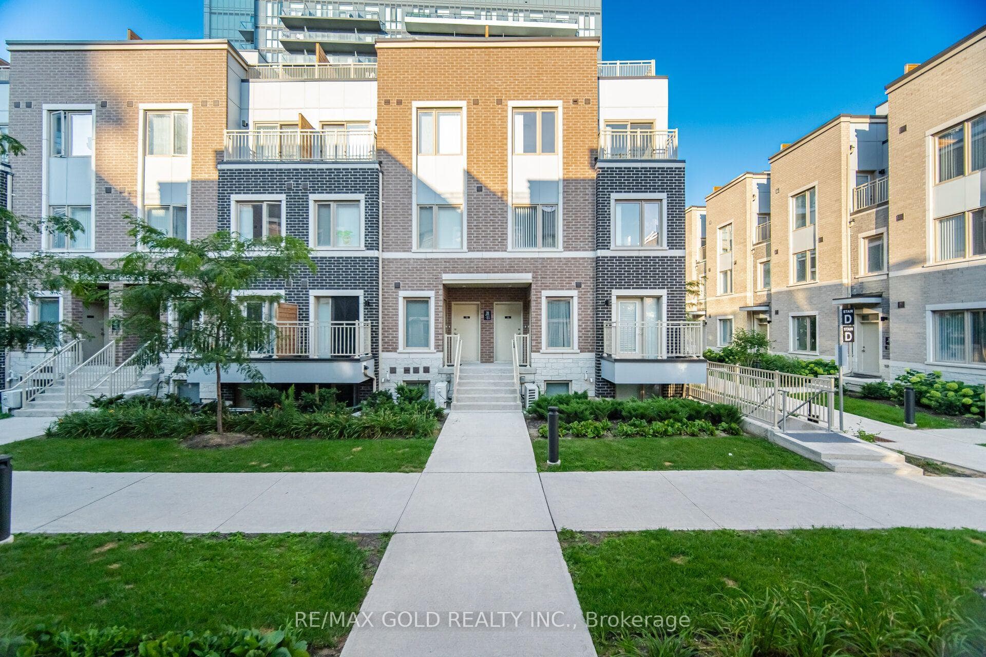 39 Honeycrisp Crescent Unit TH83