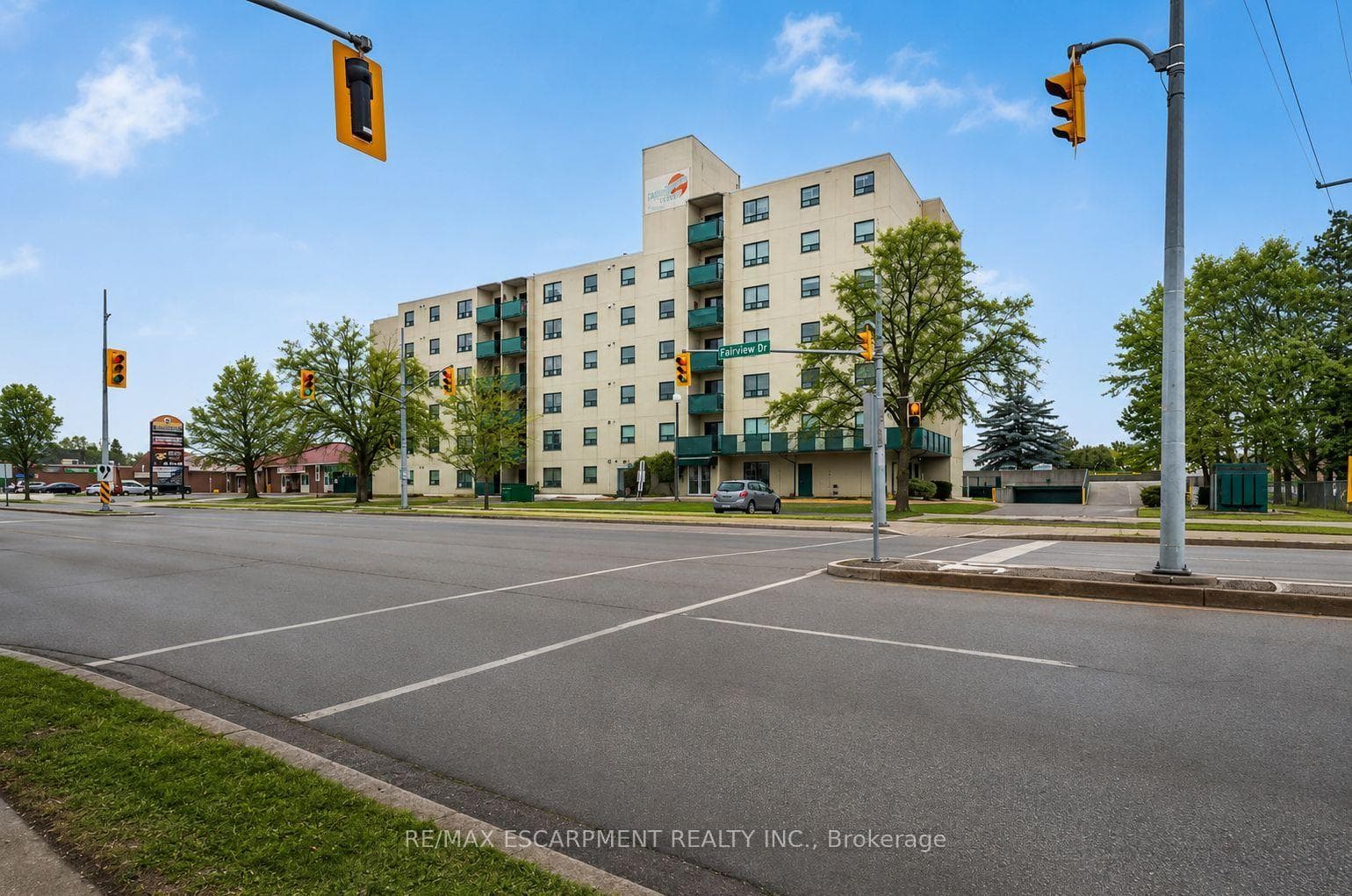 421 Fairview Drive Unit 105