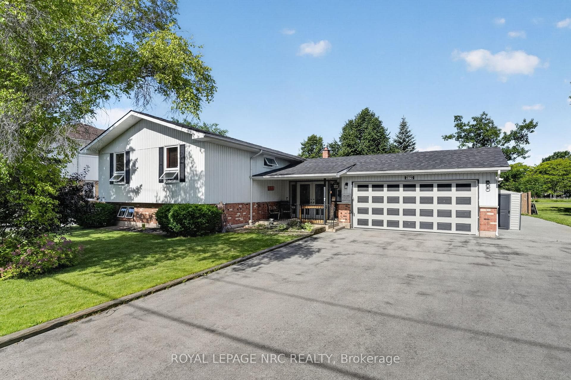 979 CRESCENT Road