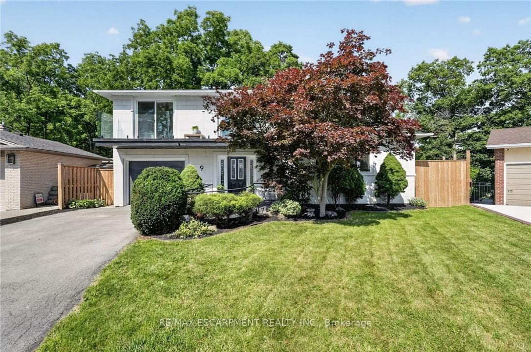 9 Leslie Drive