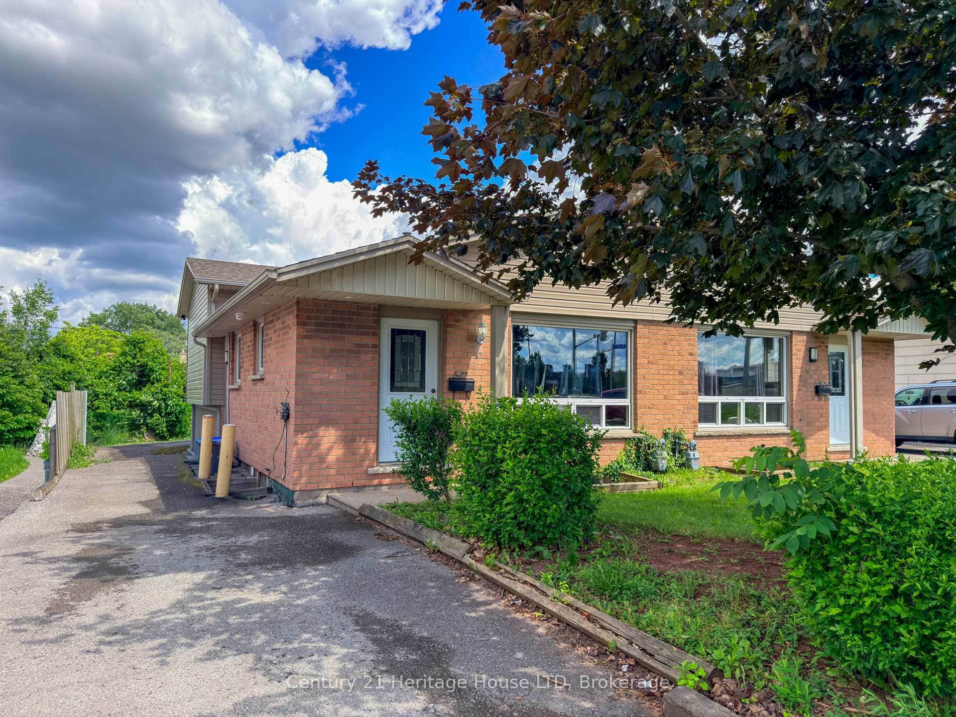 Welcome to 542 First Ave Welland!