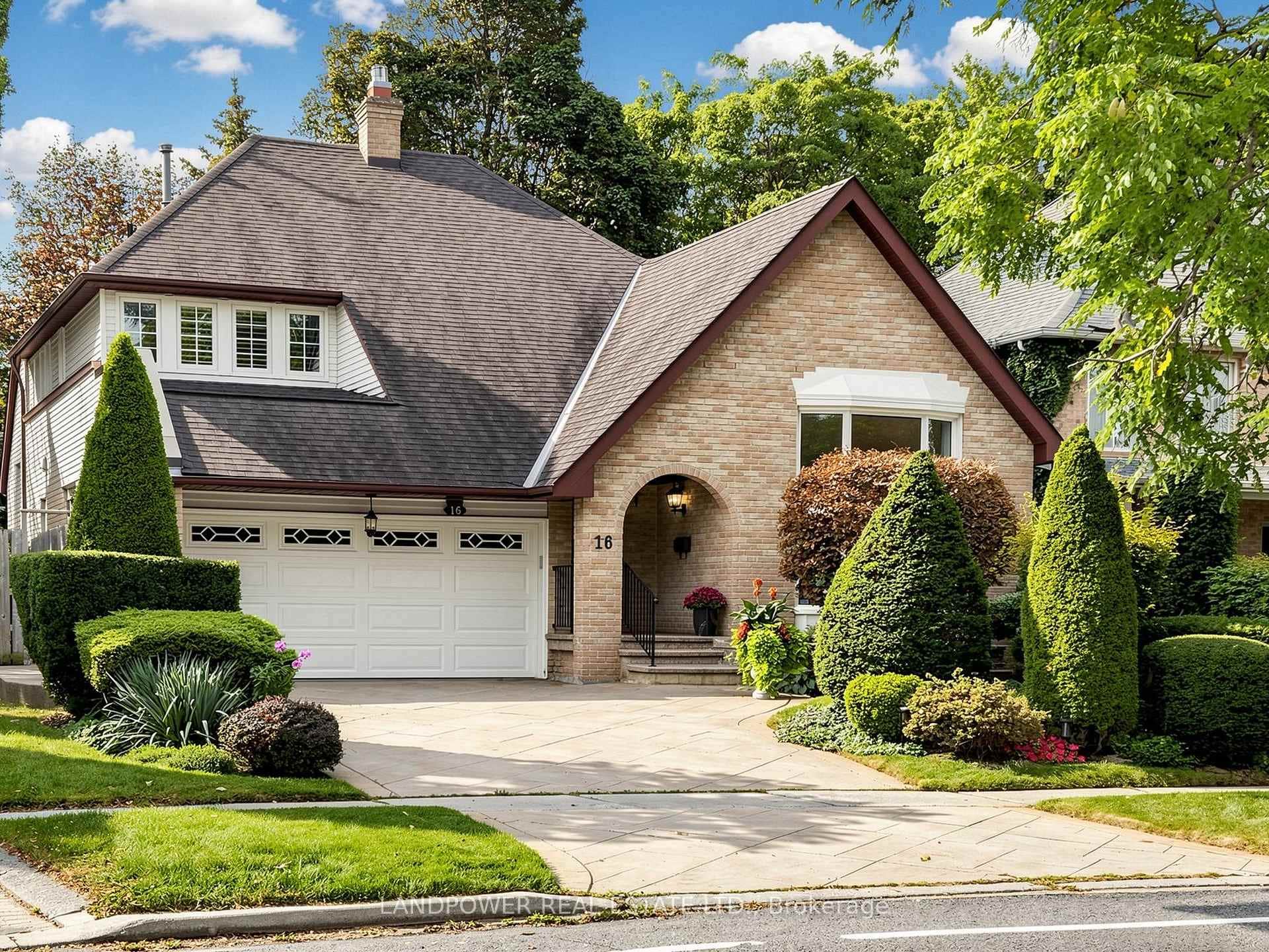 16 Longwater Chase