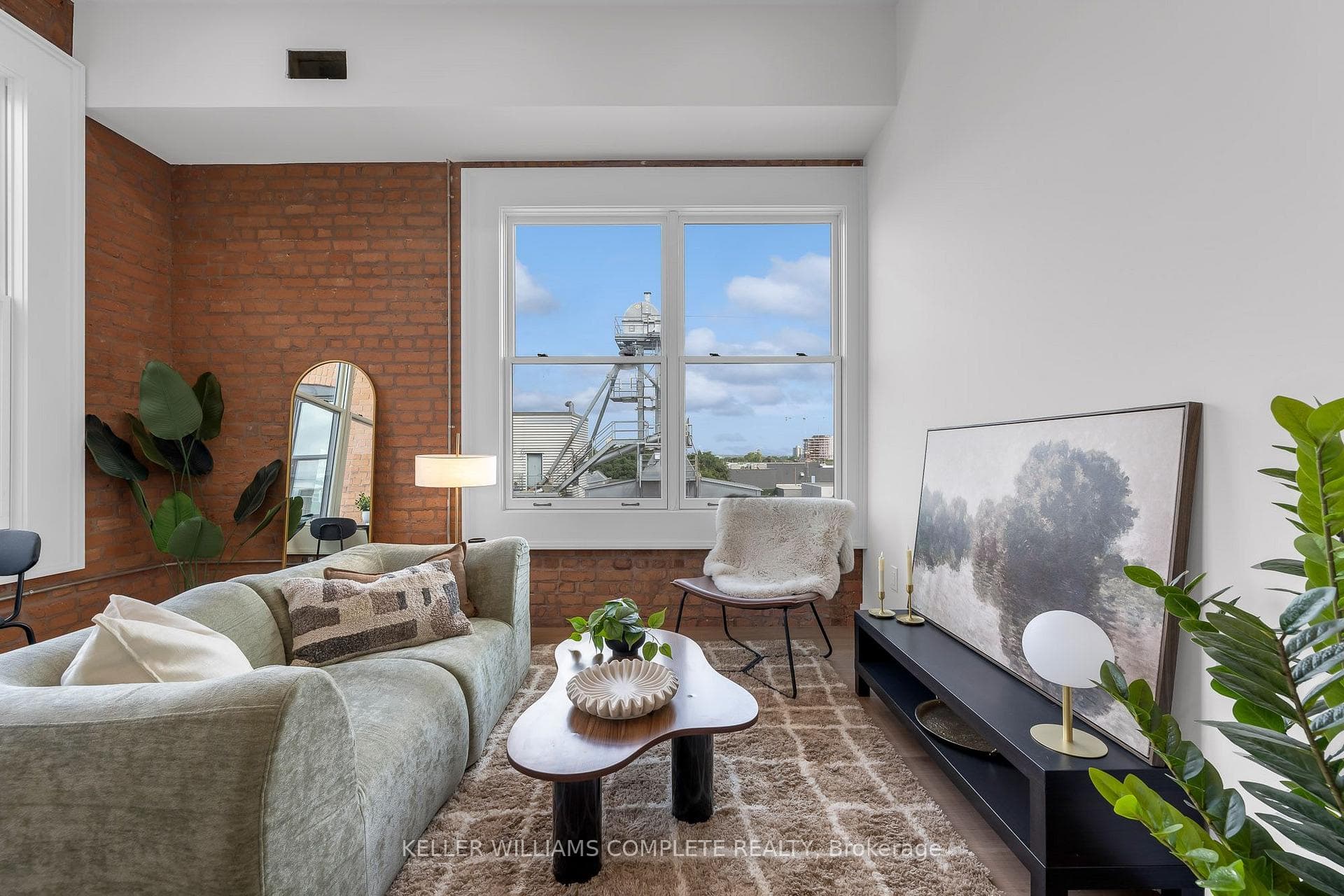 56 York Boulevard Unit 207