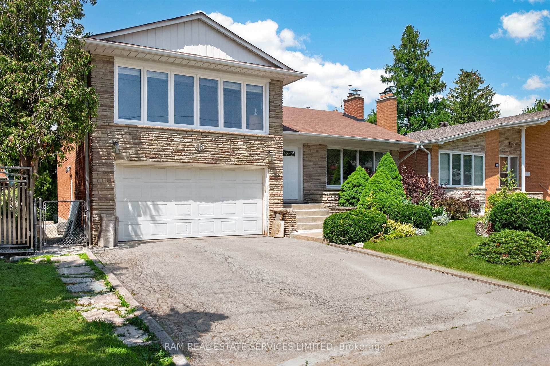 46 Summitcrest Drive