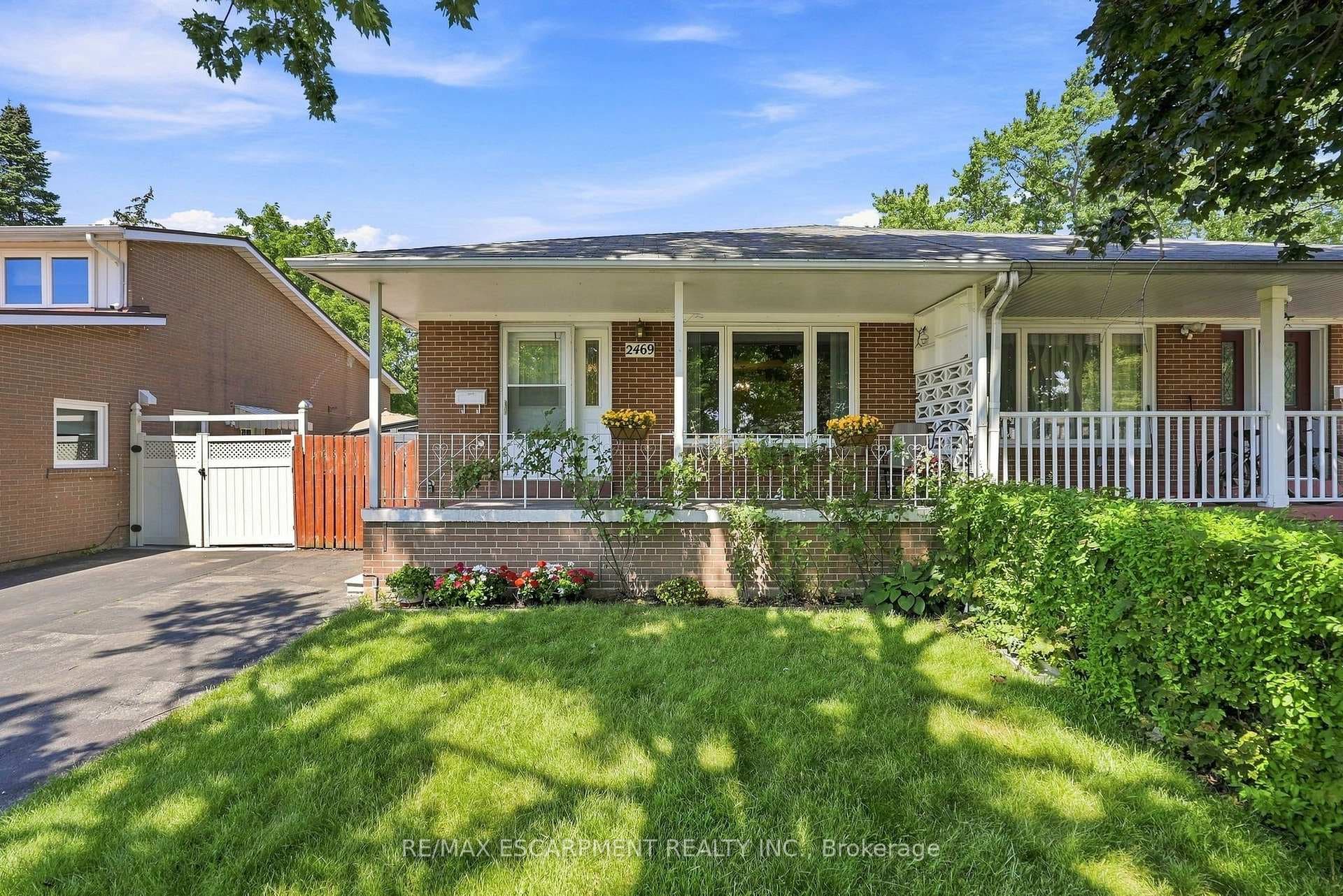 2469 Padstow Crescent