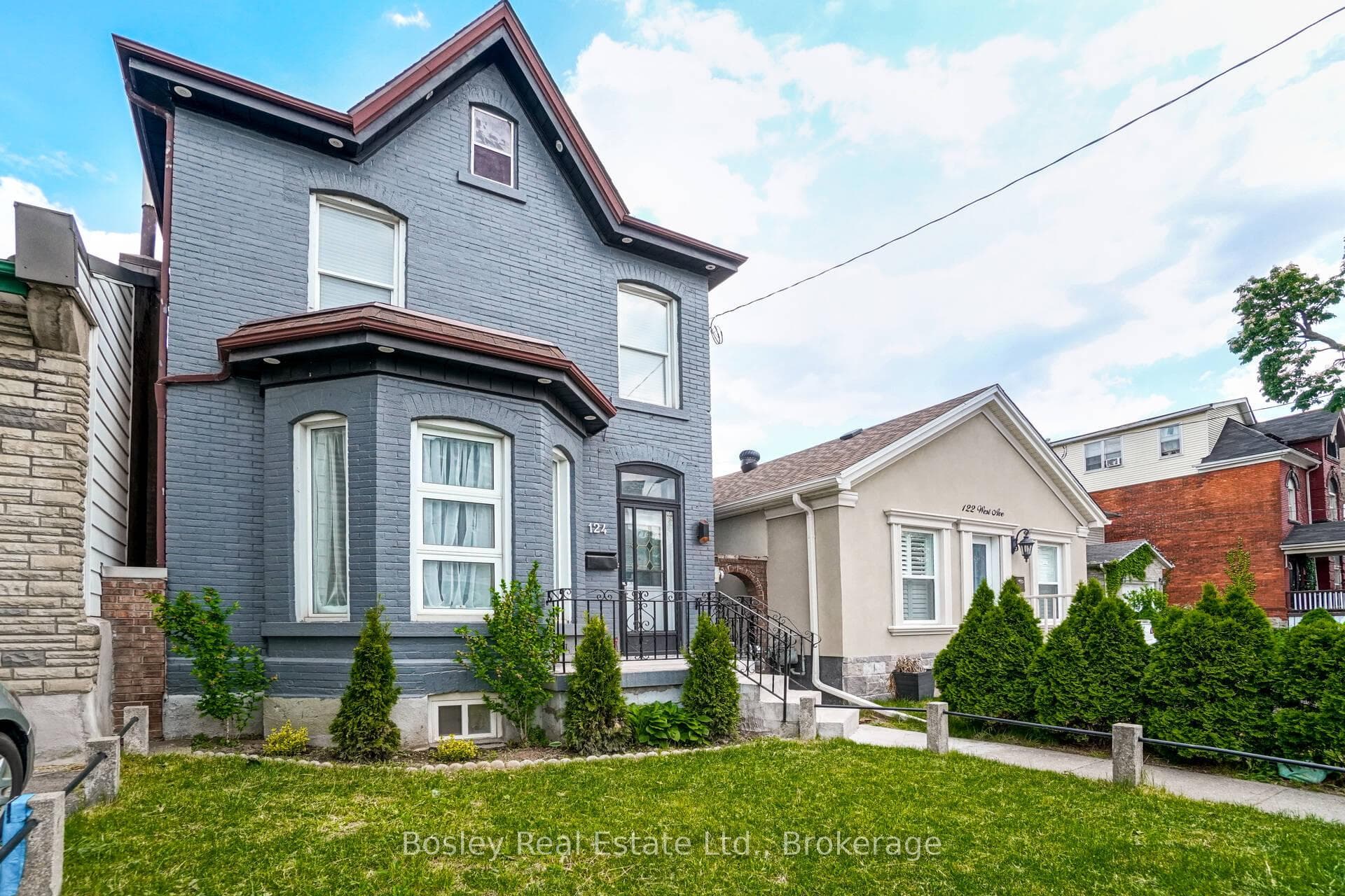 124 WEST Avenue