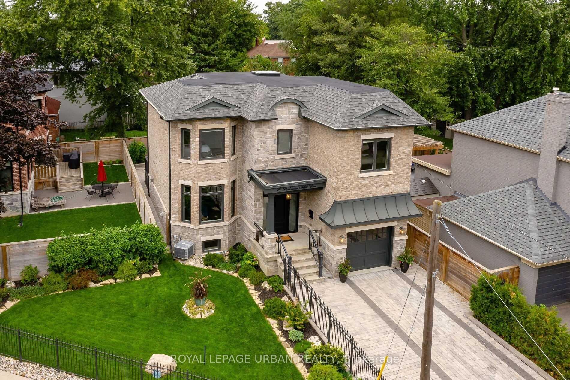 70 Parkview Hill Crescent
