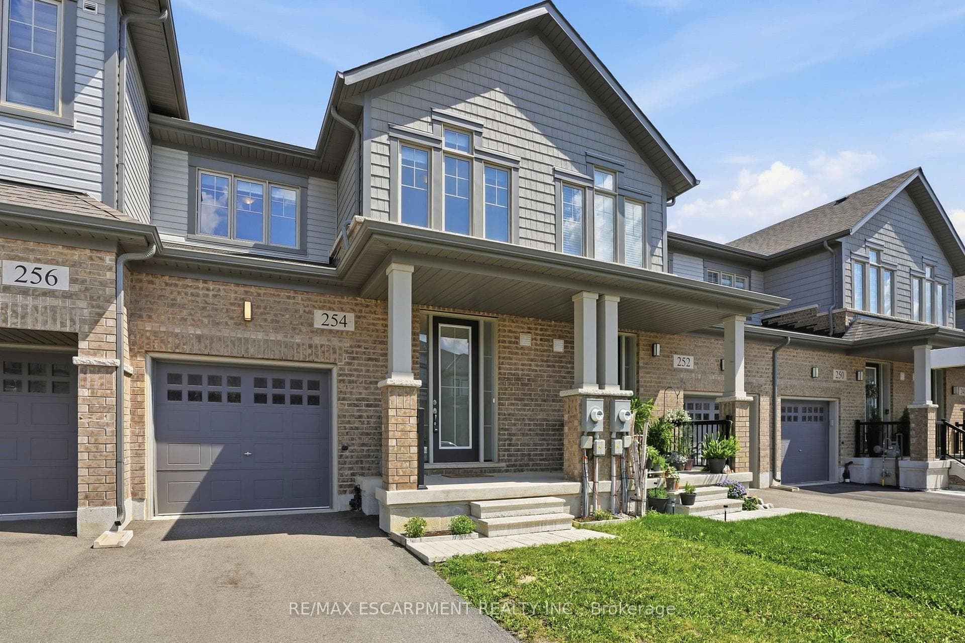 254 Rosebury Way