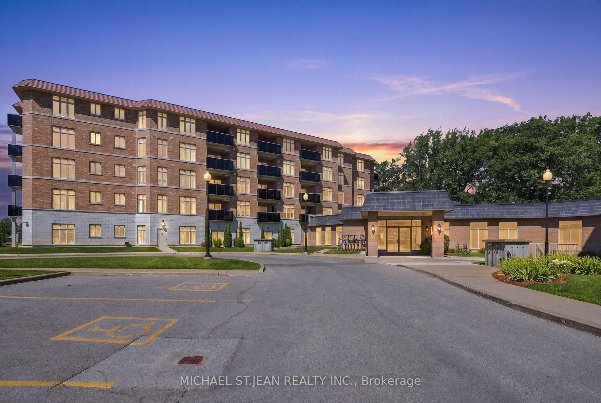 8111 Forest Glen Drive Unit 521
