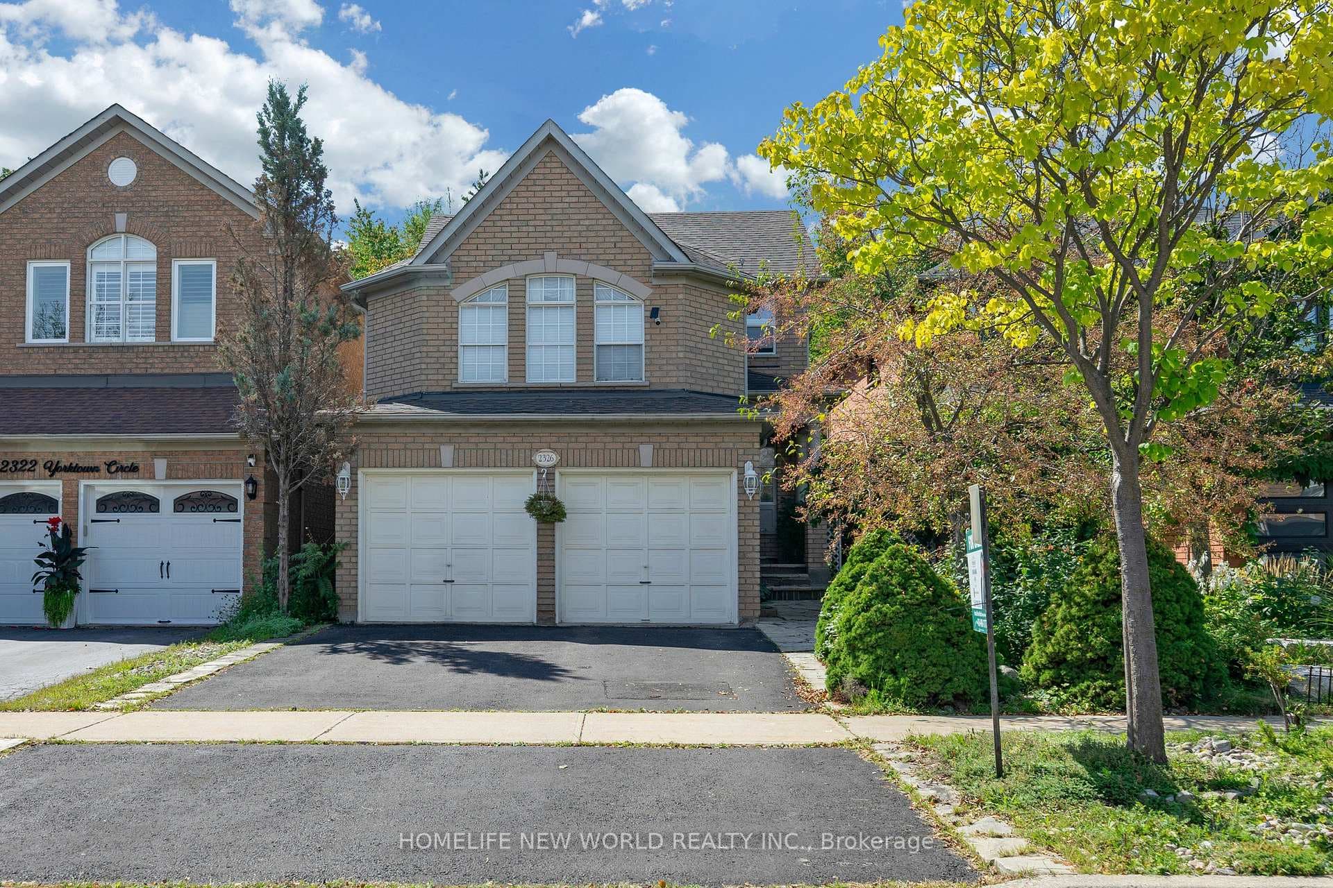 2326 Yorktown Circle
