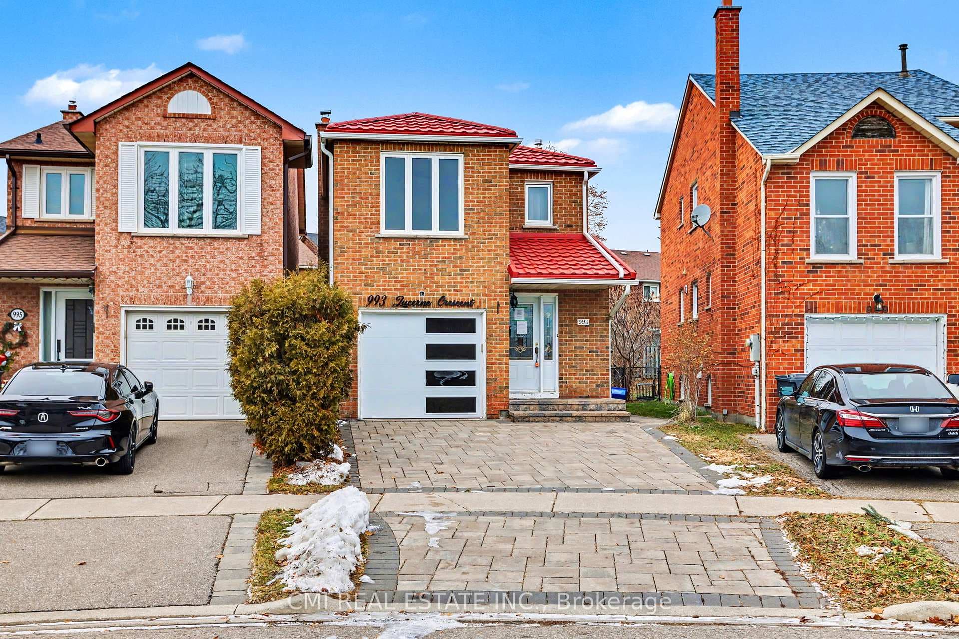 993 Lucerne Crescent