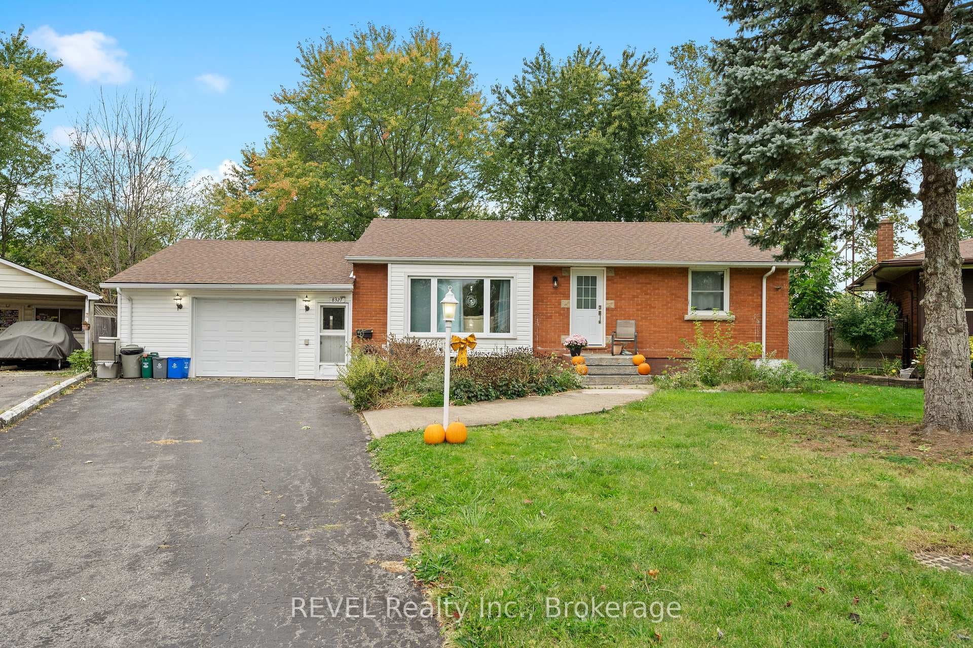 8327 Parkway Drive Unit Upper Unit