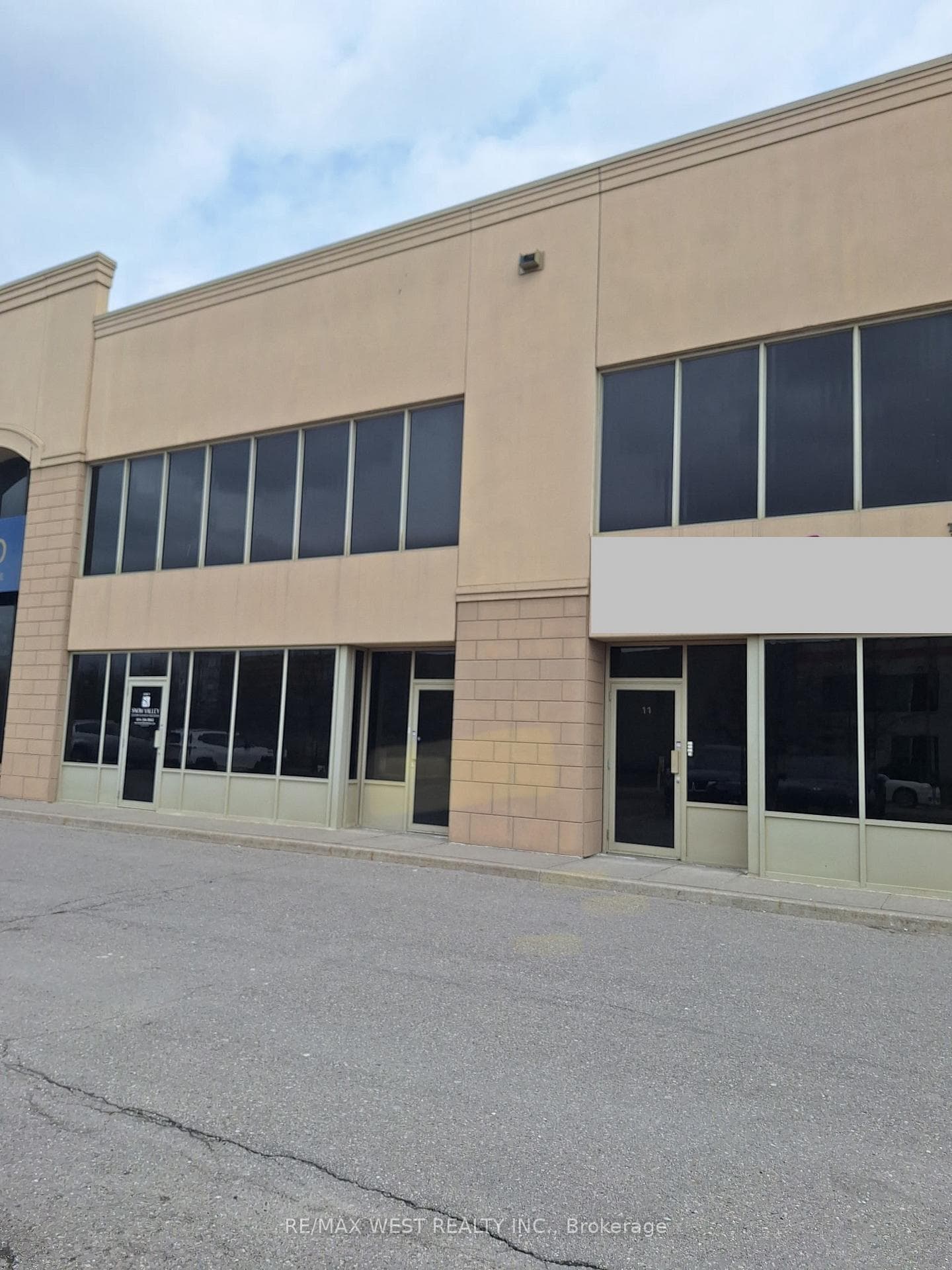 8750 Jane Street Unit 11