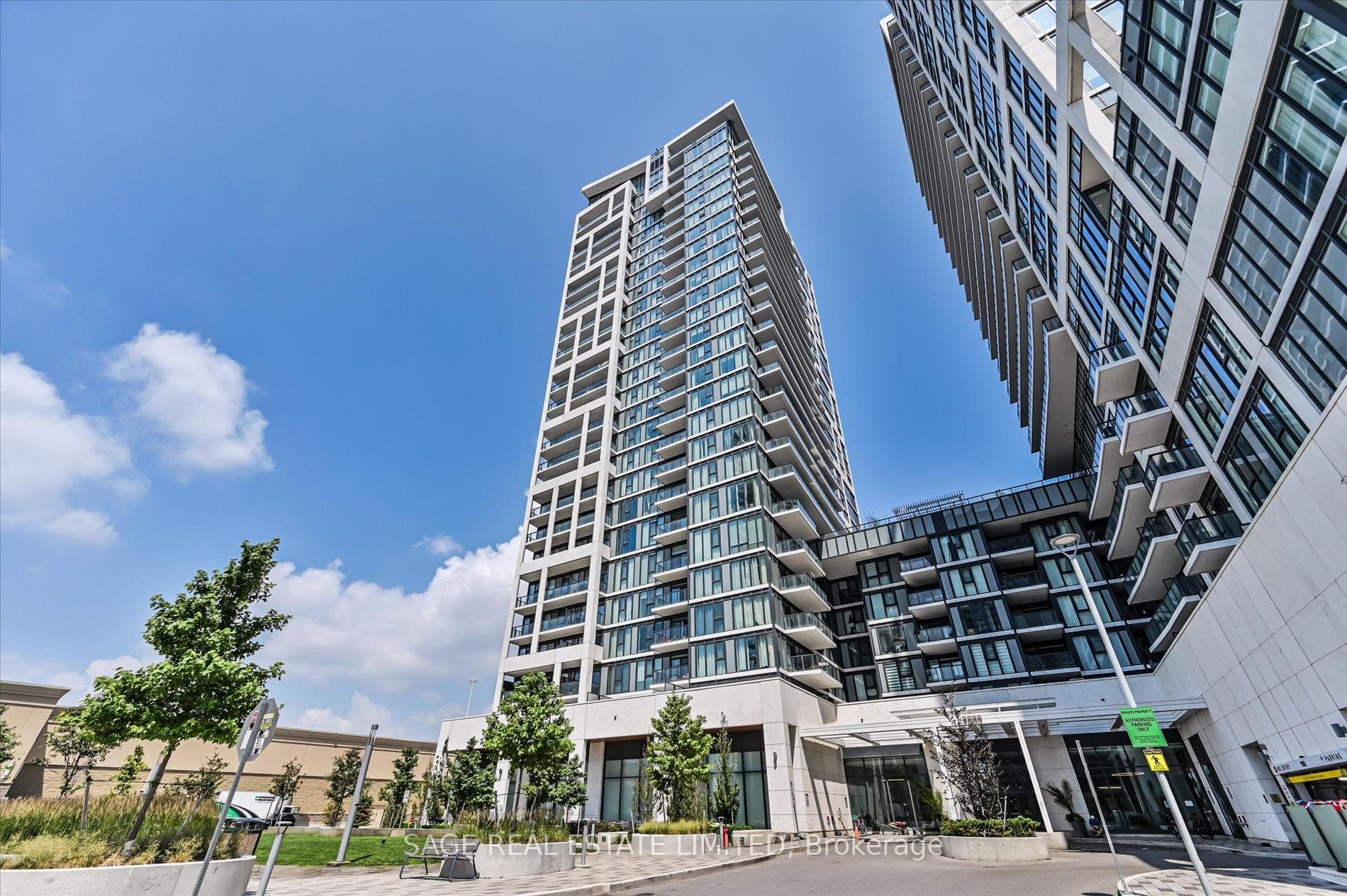 9000 Jane Street Unit 2518